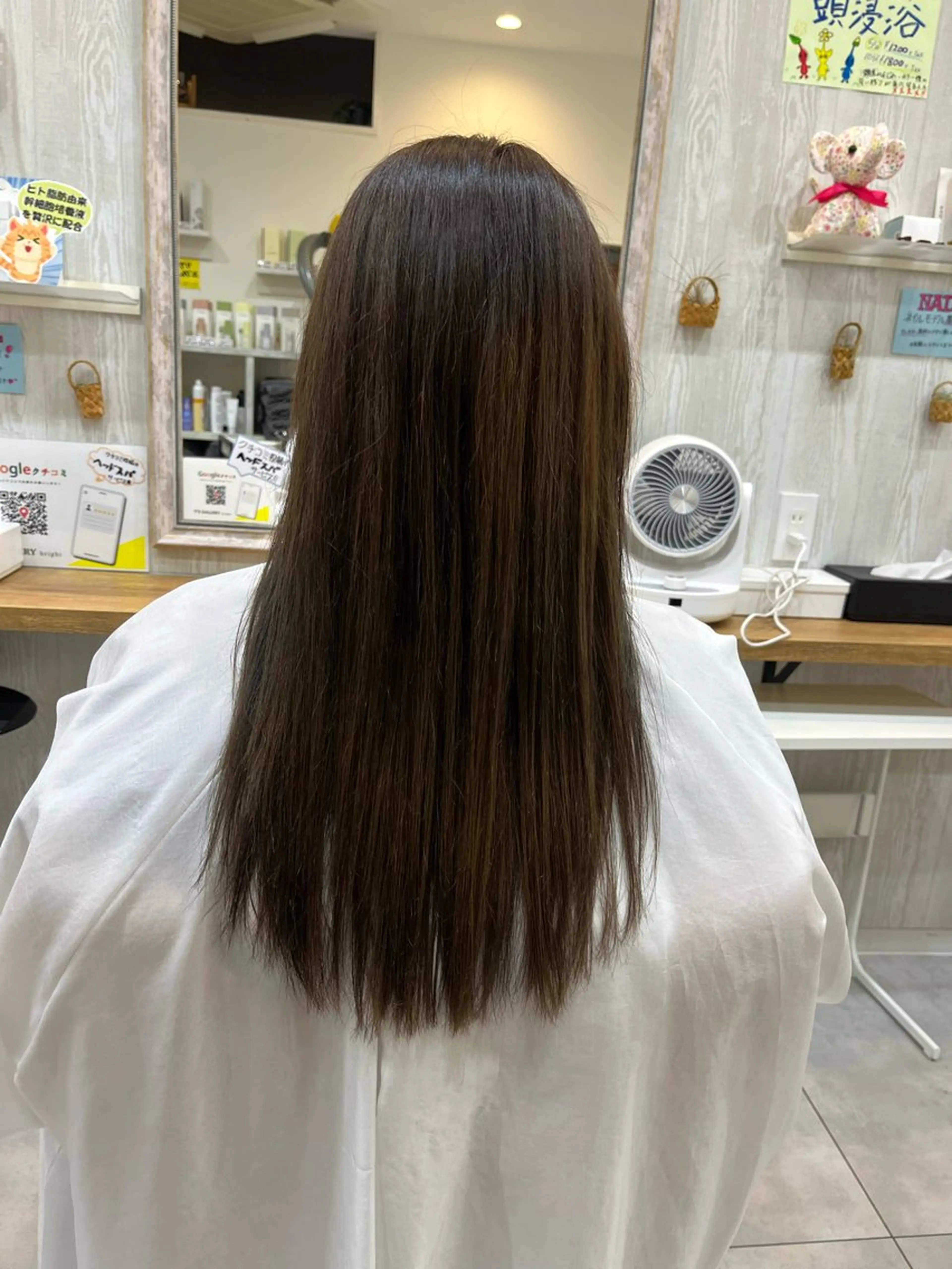 セミロング カラー afrodite Riyuのヘアスタイル