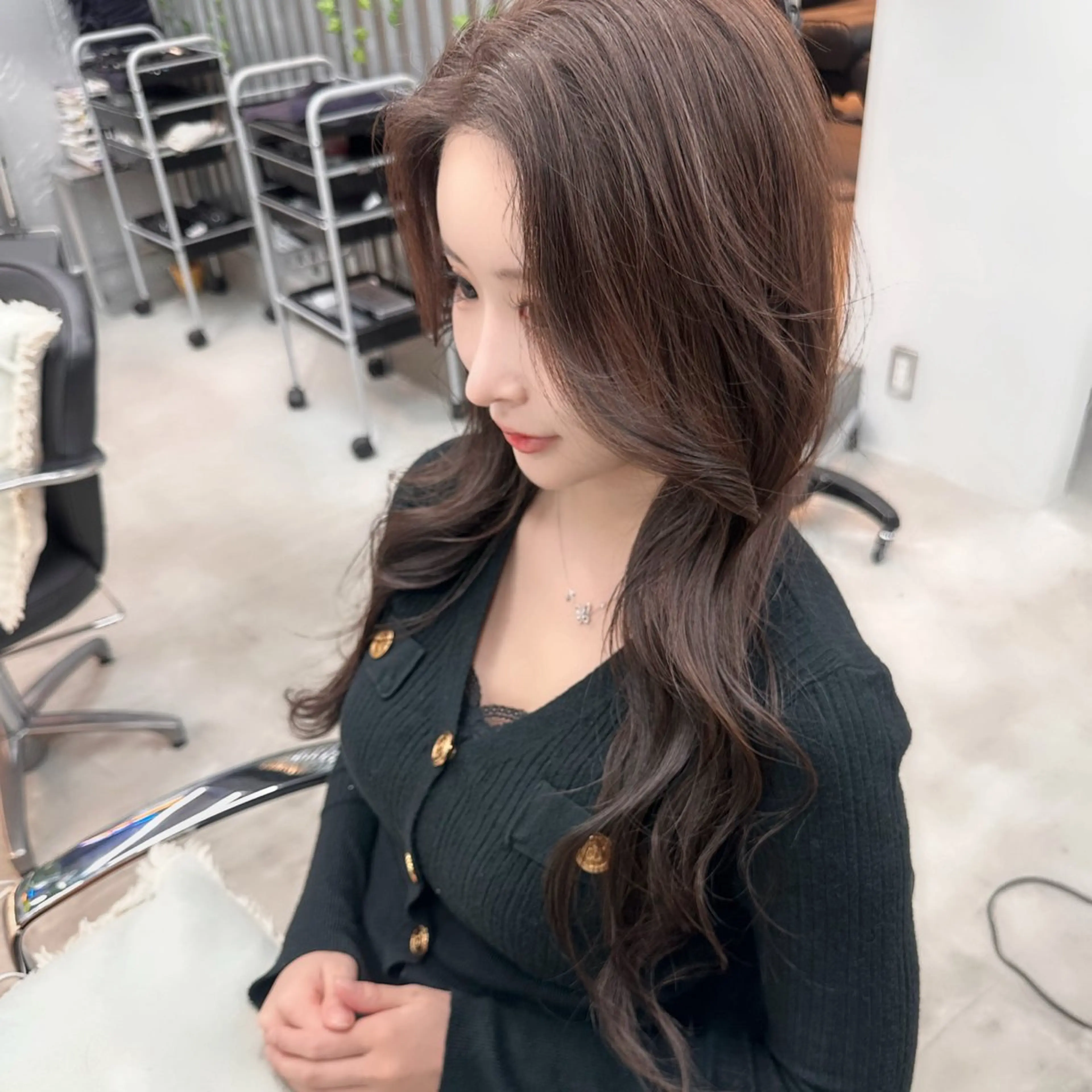 ロング カラー ヘアカラー トリートメント 岡野 静華のヘアスタイル