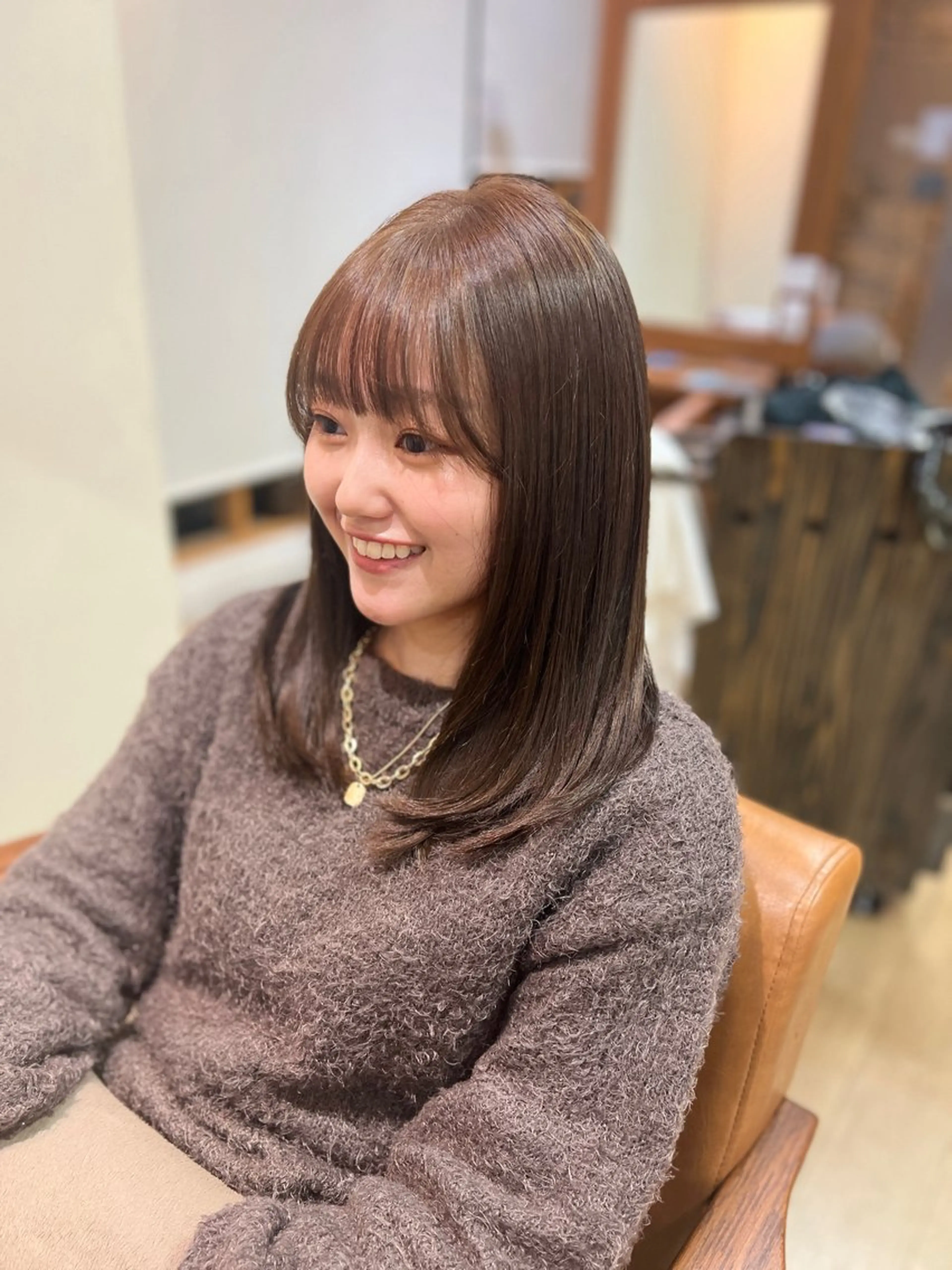 セミロング カラー ベージュカラー アトリエNew York三ノ輪店所属・miku 三ノ輪のヘアスタイル