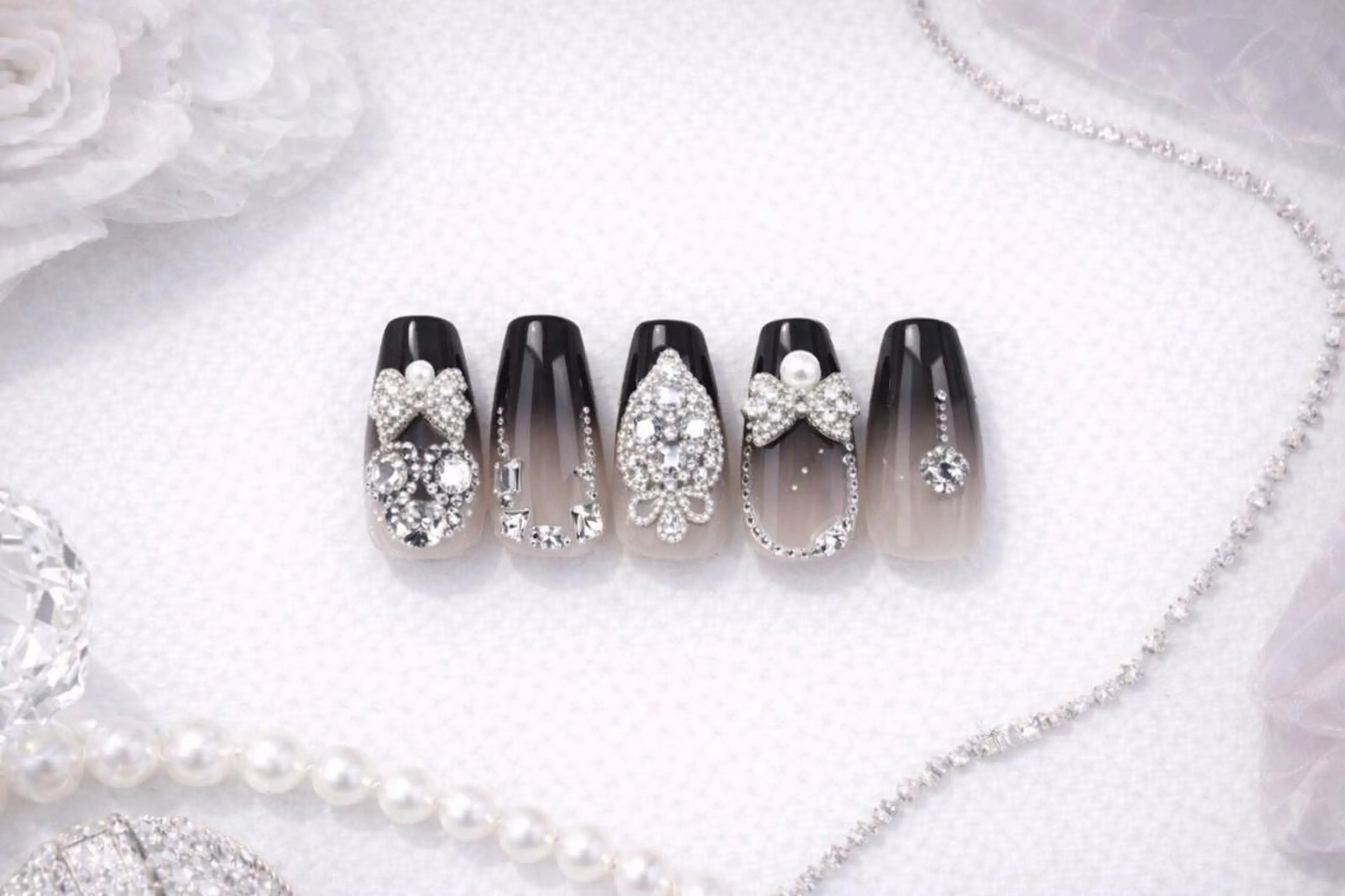 ネイル ❤️💛REBEST 京橋　nailのネイルデザイン