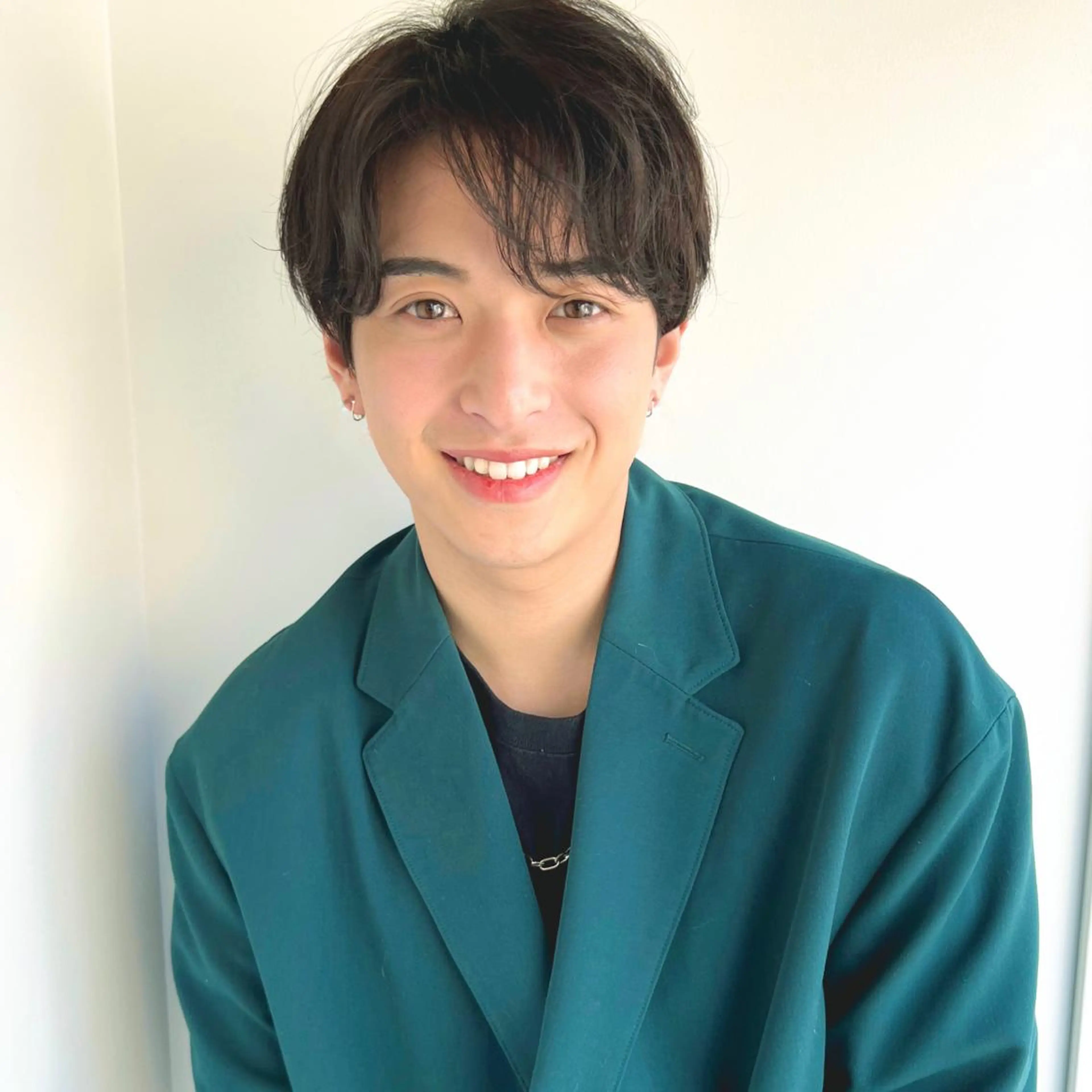 ショート メンズ カット ヘアカラー メンズカット曲がる 縮毛矯正佐々木タクマのヘアスタイル