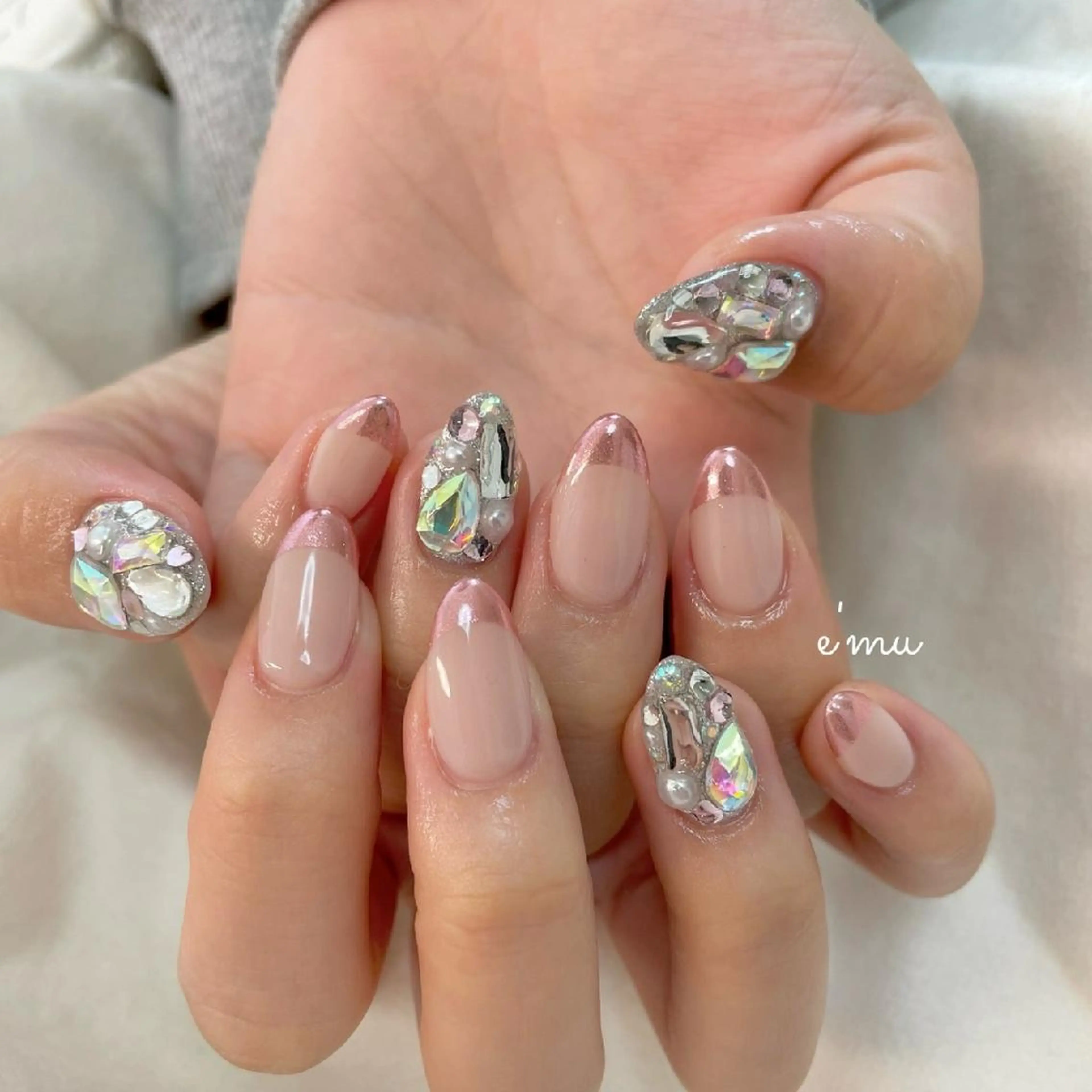 ネイル フレンチネイル ガーリー キラキラネイル 韓国ネイル ミラーネイル ハンドネイル nail salon e'mu💐のネイルデザイン