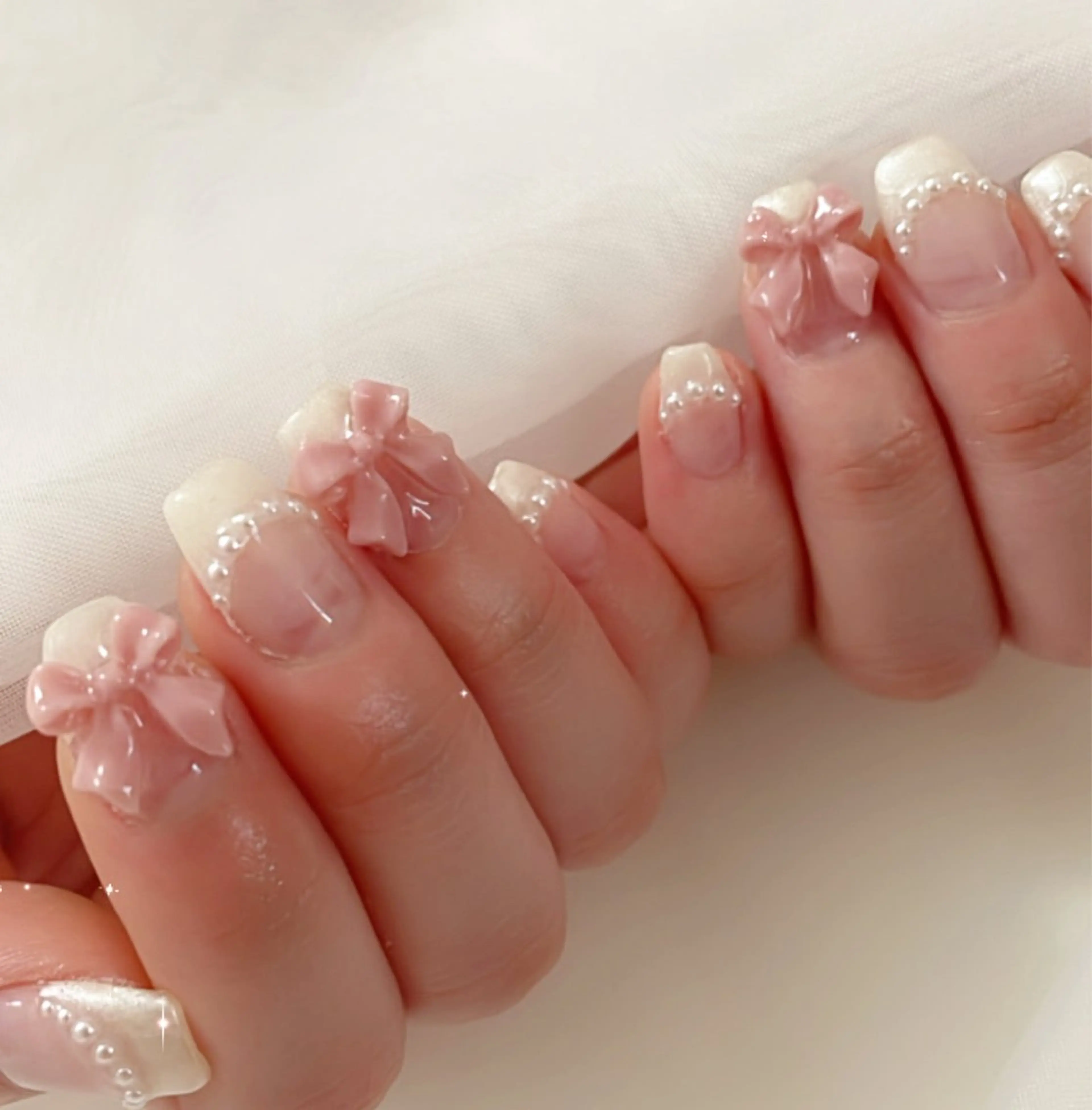 ネイル フレンチネイル リボン my room所属・my roomの眉毛・アイブロウイメージ