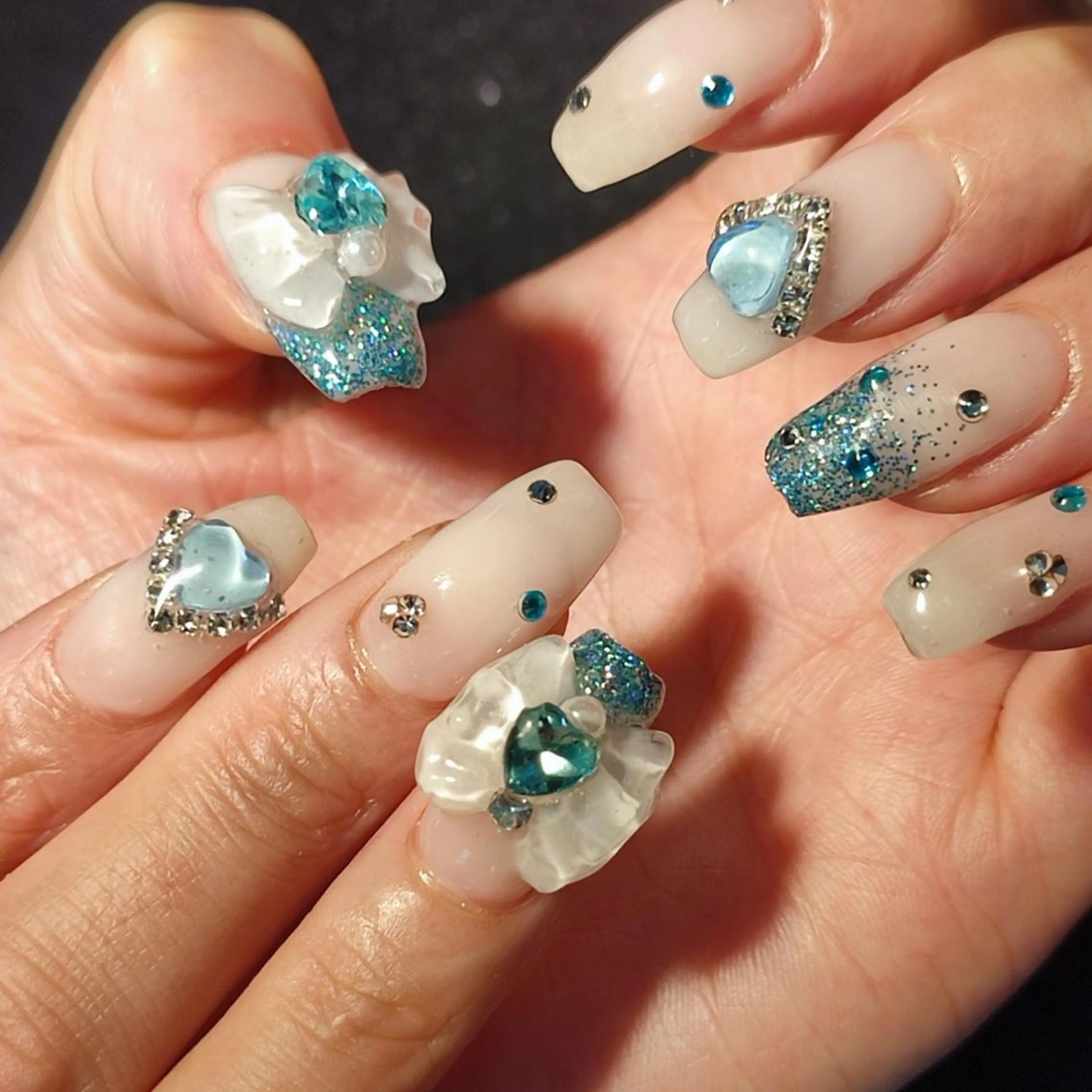 ネイル ハンドネイル RUNWAY 　　の眉毛・アイブロウイメージ