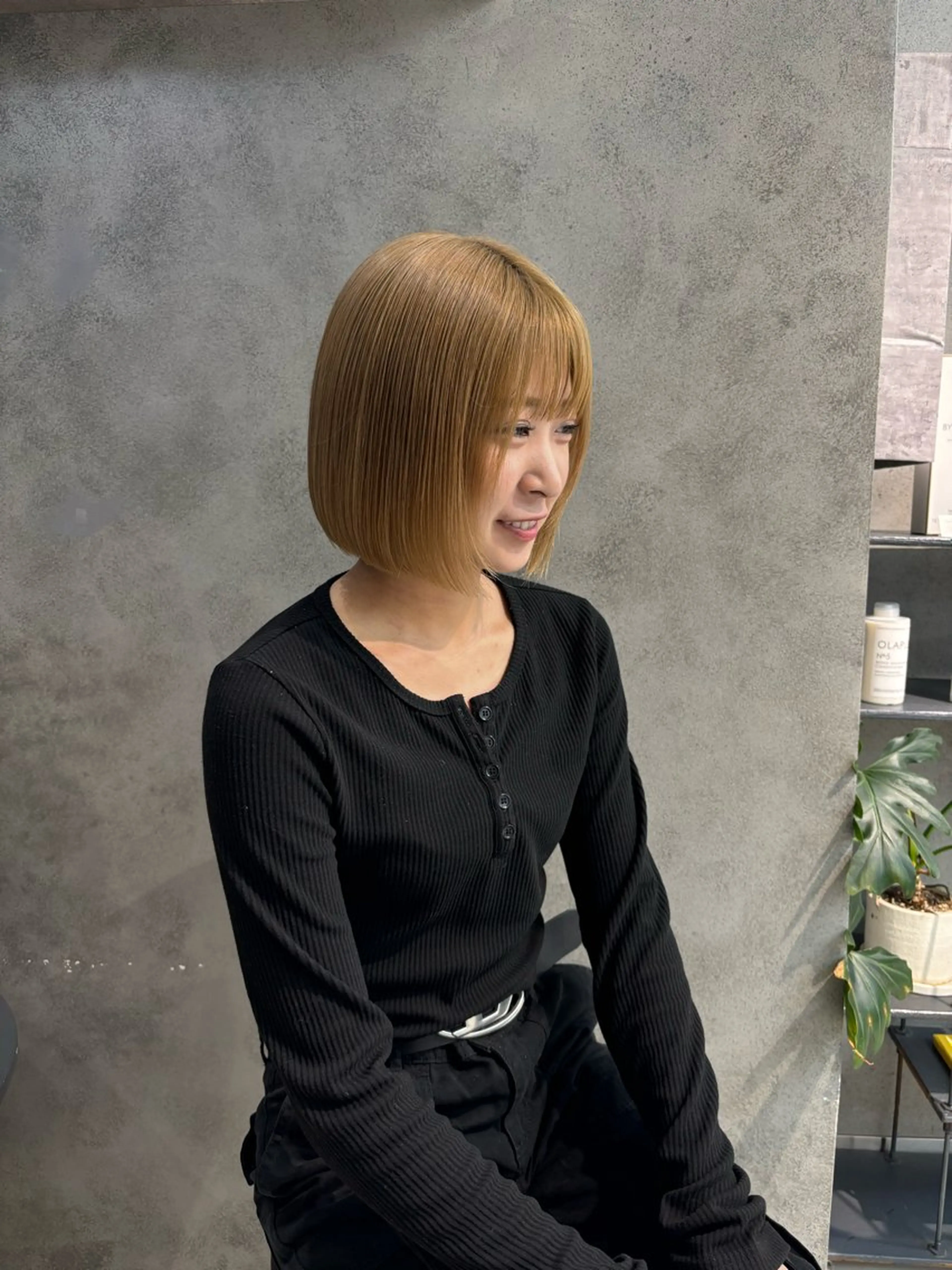 ショート カラー ヘアアレンジ ボブ/透明感ベージュ 🫧クルミ🌟のヘアスタイル