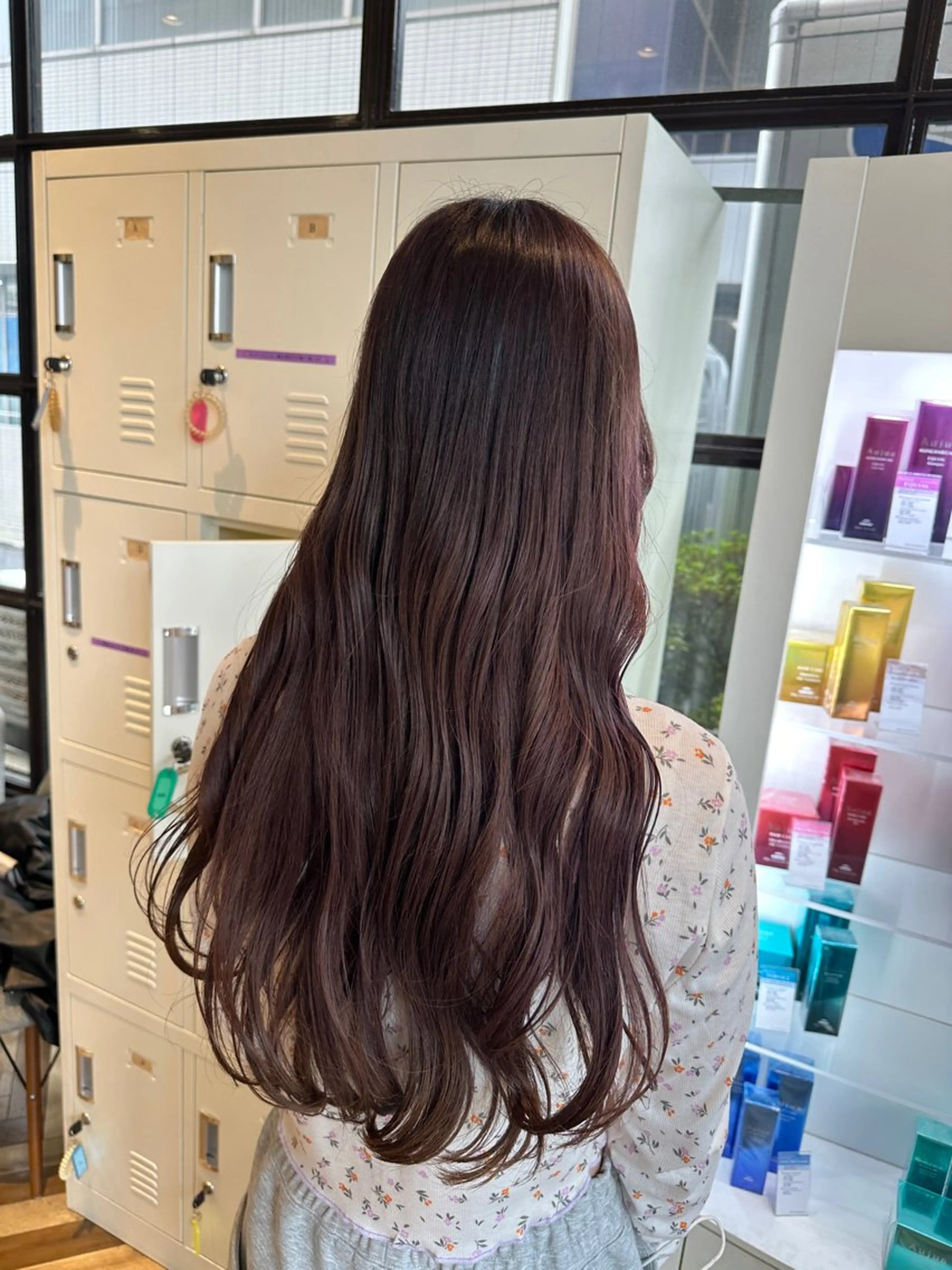 ロング カラー 小林 莉緒のヘアスタイル