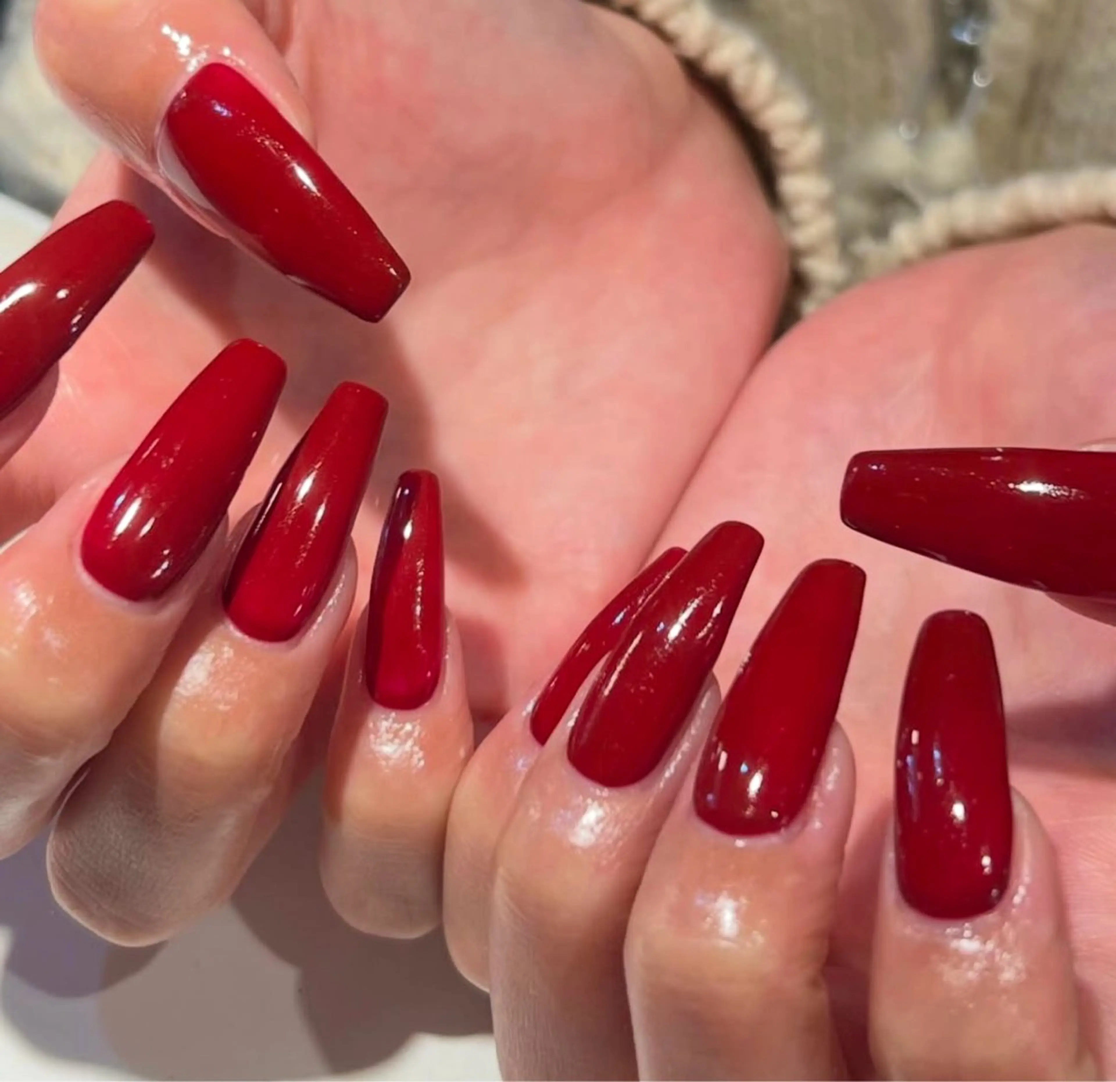 ネイル グラデーション キラキラネイル ワンカラーネイル 冬ネイル ハンドネイル Jenn Nail Salonのネイルデザイン