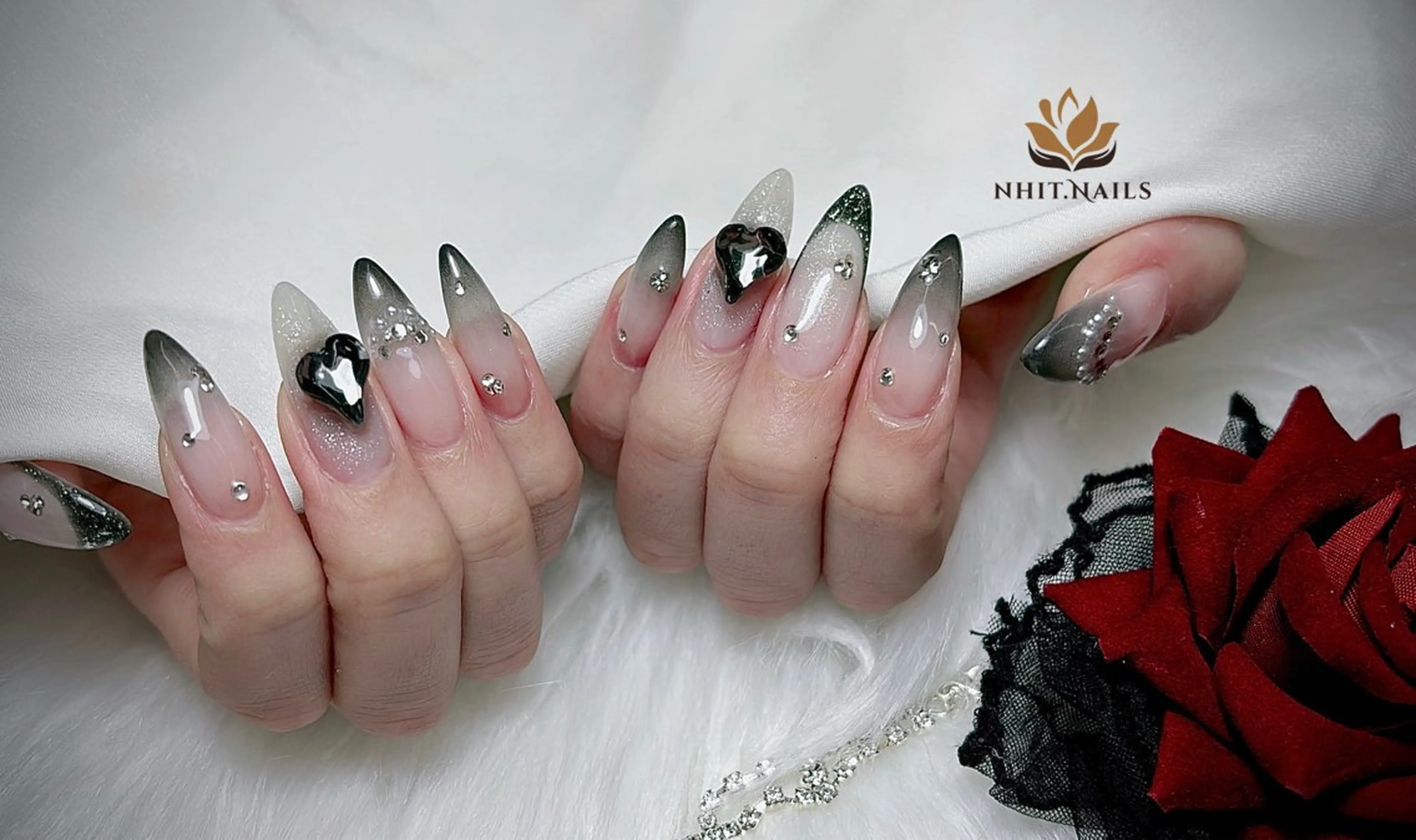 ネイル ハンドネイル Nhit Nailsのネイルデザイン