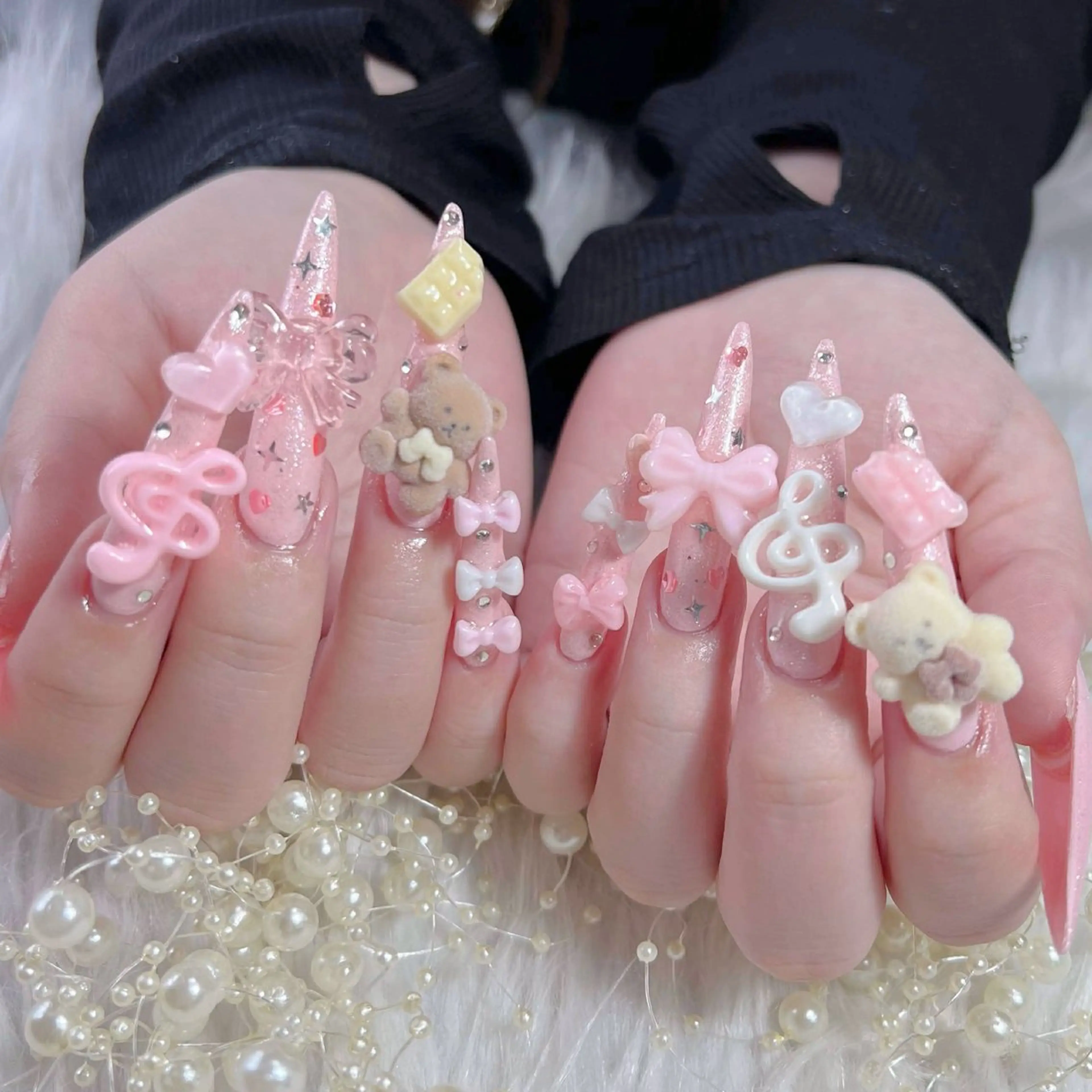 ネイル オーロラネイル クリアネイル 成人式 フラッシュネイル ジェルネイル ハンドネイル Amee Nail Salonのネイルデザイン