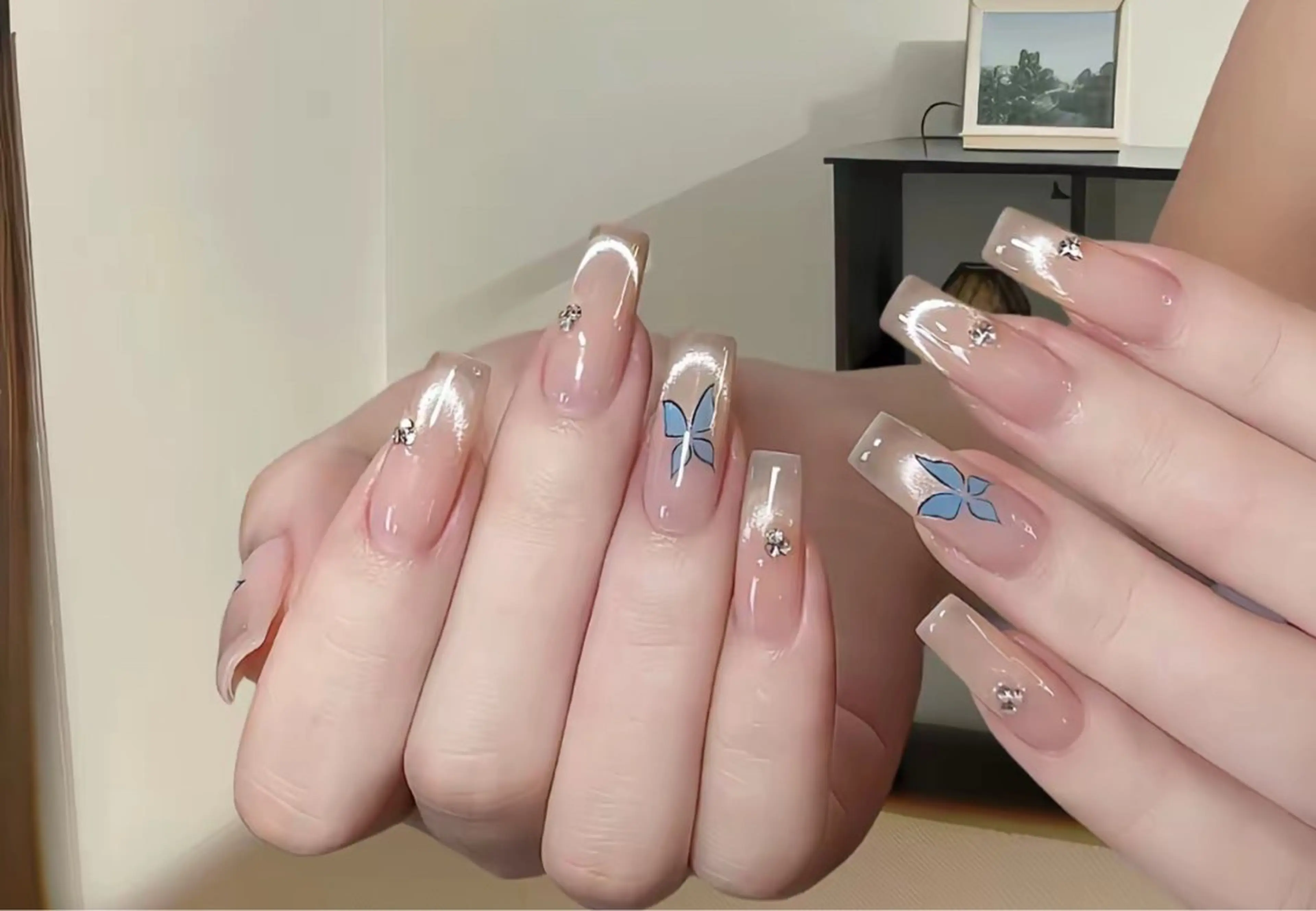 ネイル アートネイル オーロラネイル クリアネイル 長さ出し フレンチネイル 石井 百合のネイルデザイン