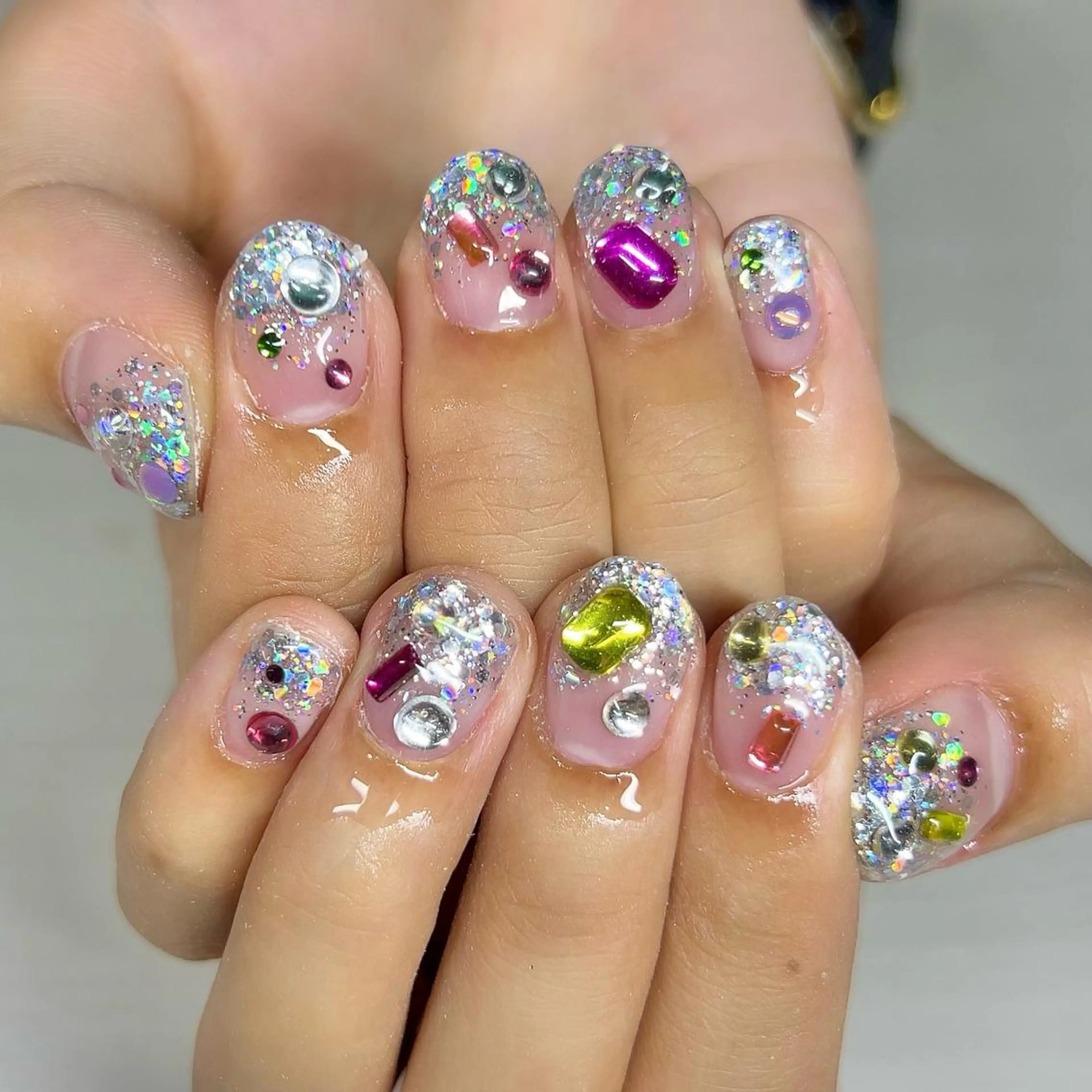 ネイル ストーンネイル ハンドネイル 【Yappy🌈】 💖P-tanaのネイルデザイン