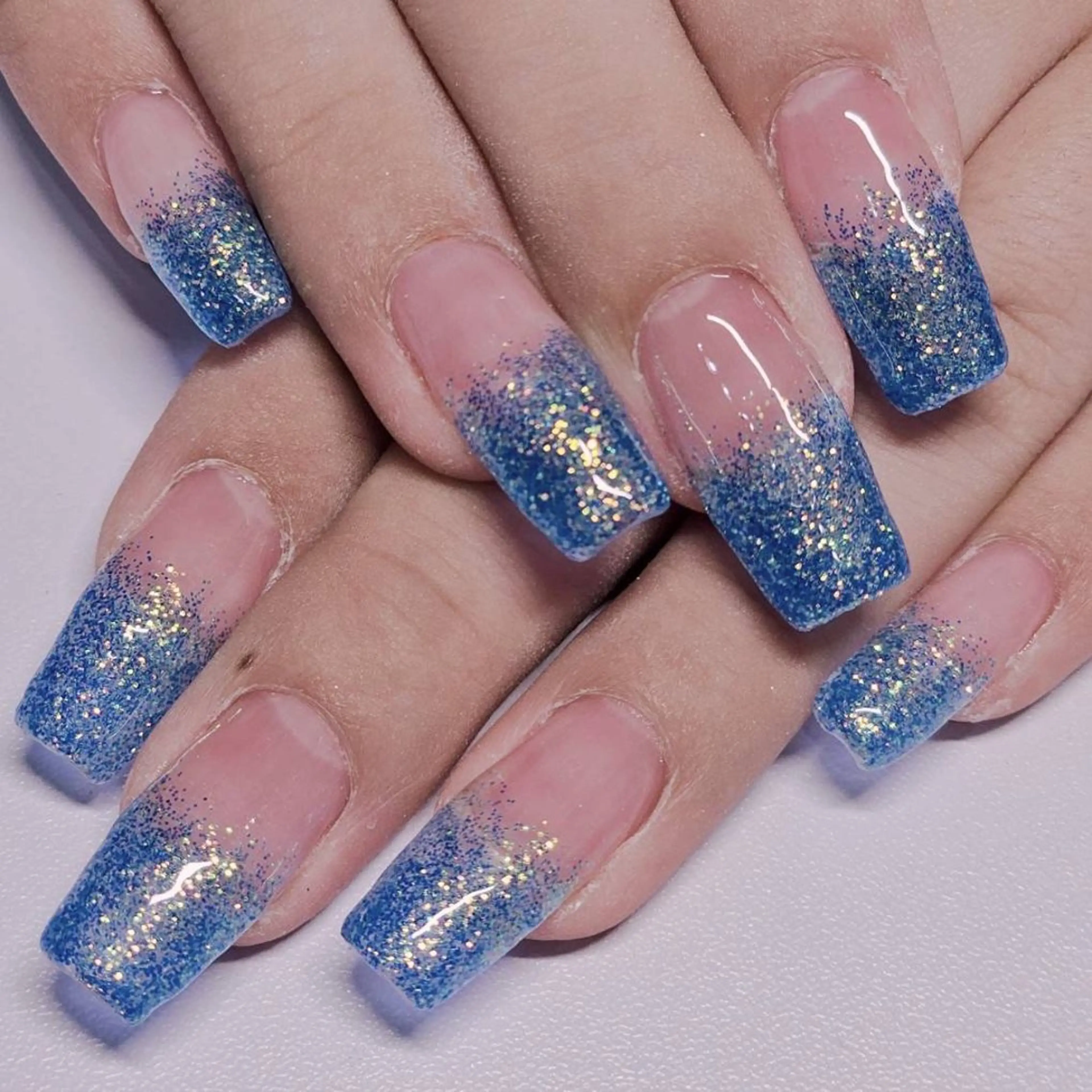 ネイル ブルー グラデーション ラメ(グリッター) ハンドネイル よしだ ひろきのネイルデザイン