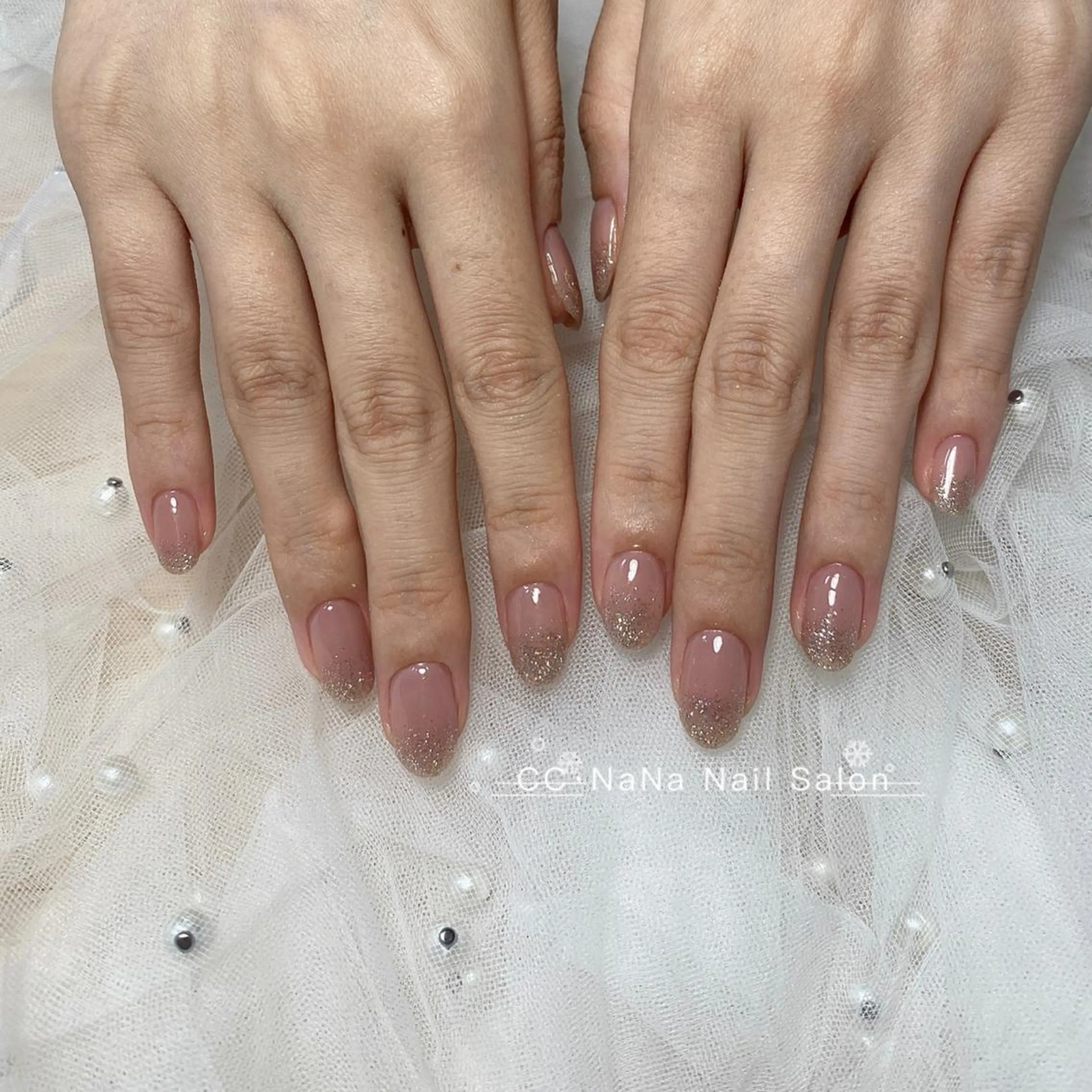 ネイル チークネイル フラッシュネイル キラキラネイル 韓国ネイル マグネットネイル ハンドネイル 💎CC・NaNa 韓国風ネイル🌙Cのネイルデザイン