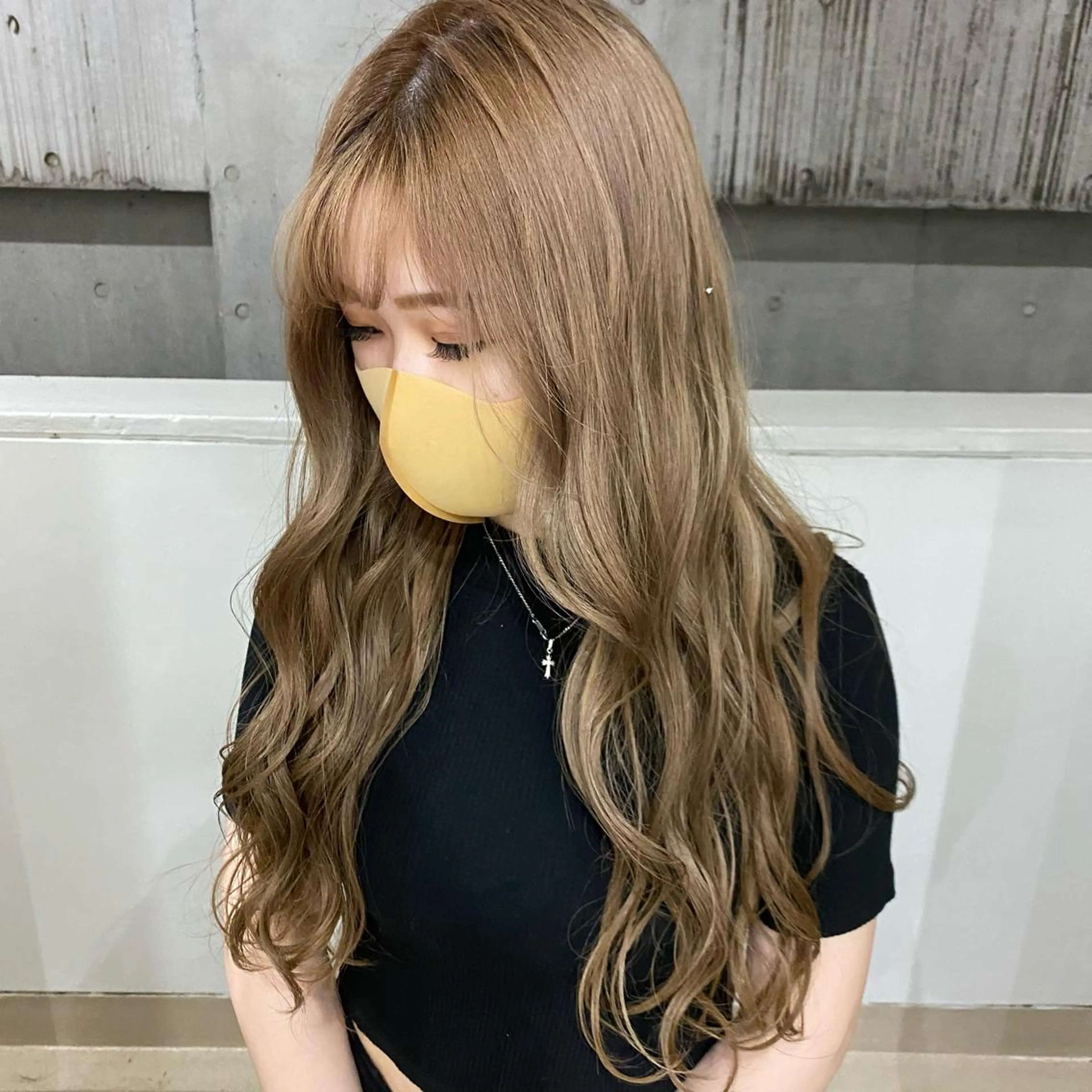 ロング カラー ベージュカラー ミルクティーベージュ ヘアカラー トリートメント ヘッドスパ ヘアセット kai .のヘアスタイル