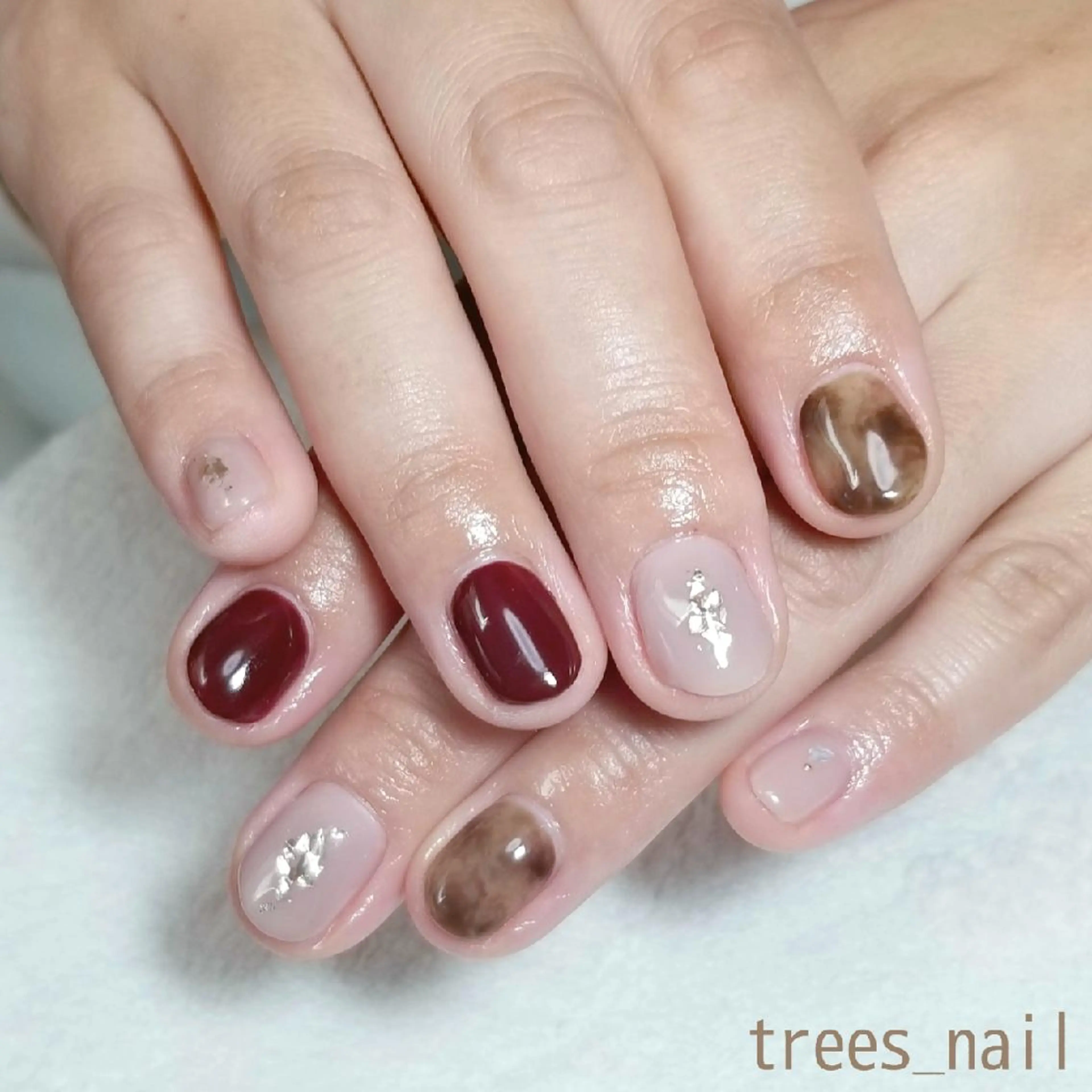 ネイル べっ甲ネイル ボルドー ブライダルネイル ハンドネイル フットネイル trees_ nailのネイルデザイン