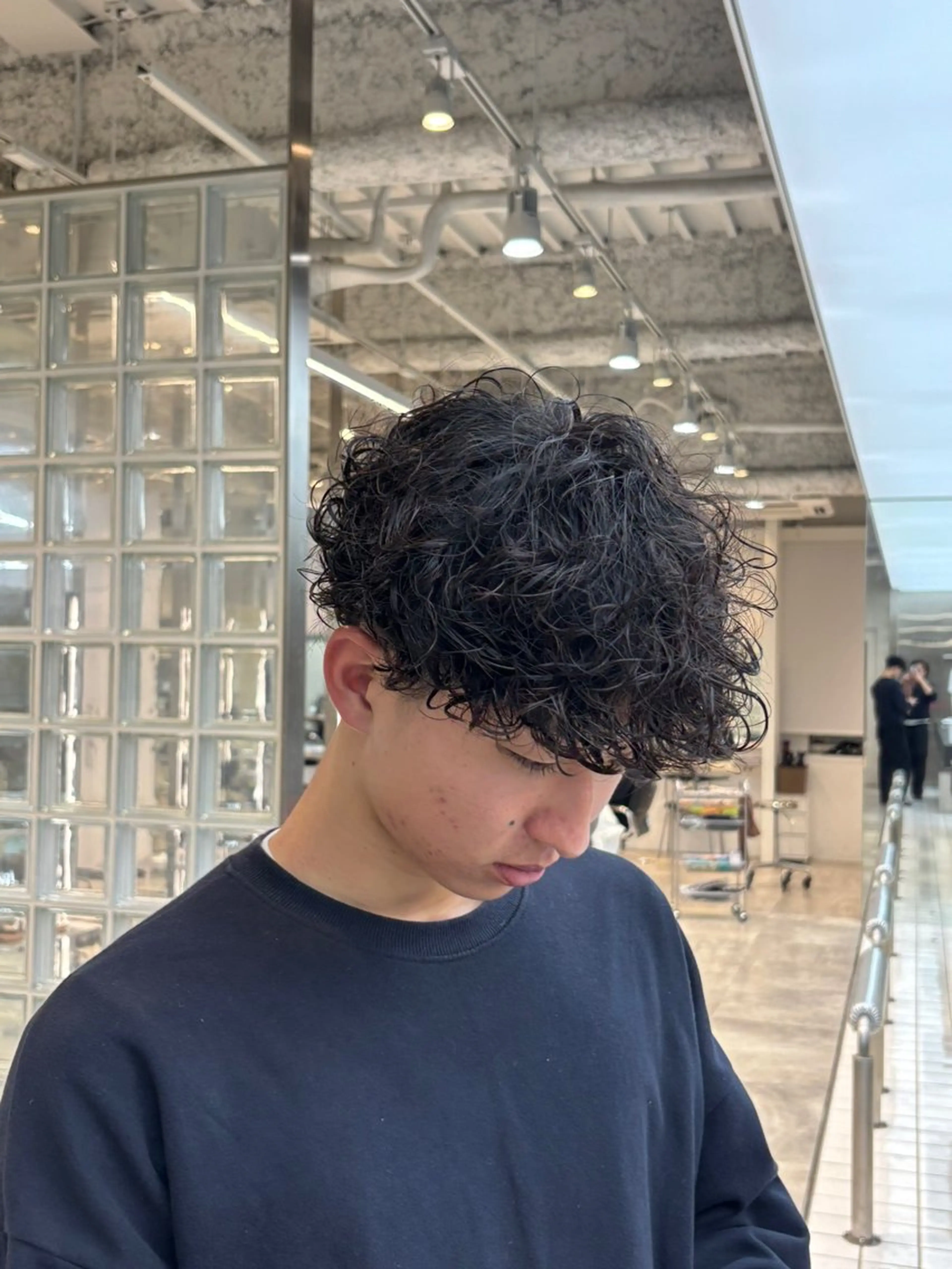 ショート パーマ メンズ メンズパーマ プードルパーマ プードルパーマ 【fifth】上條 巧真のヘアスタイル