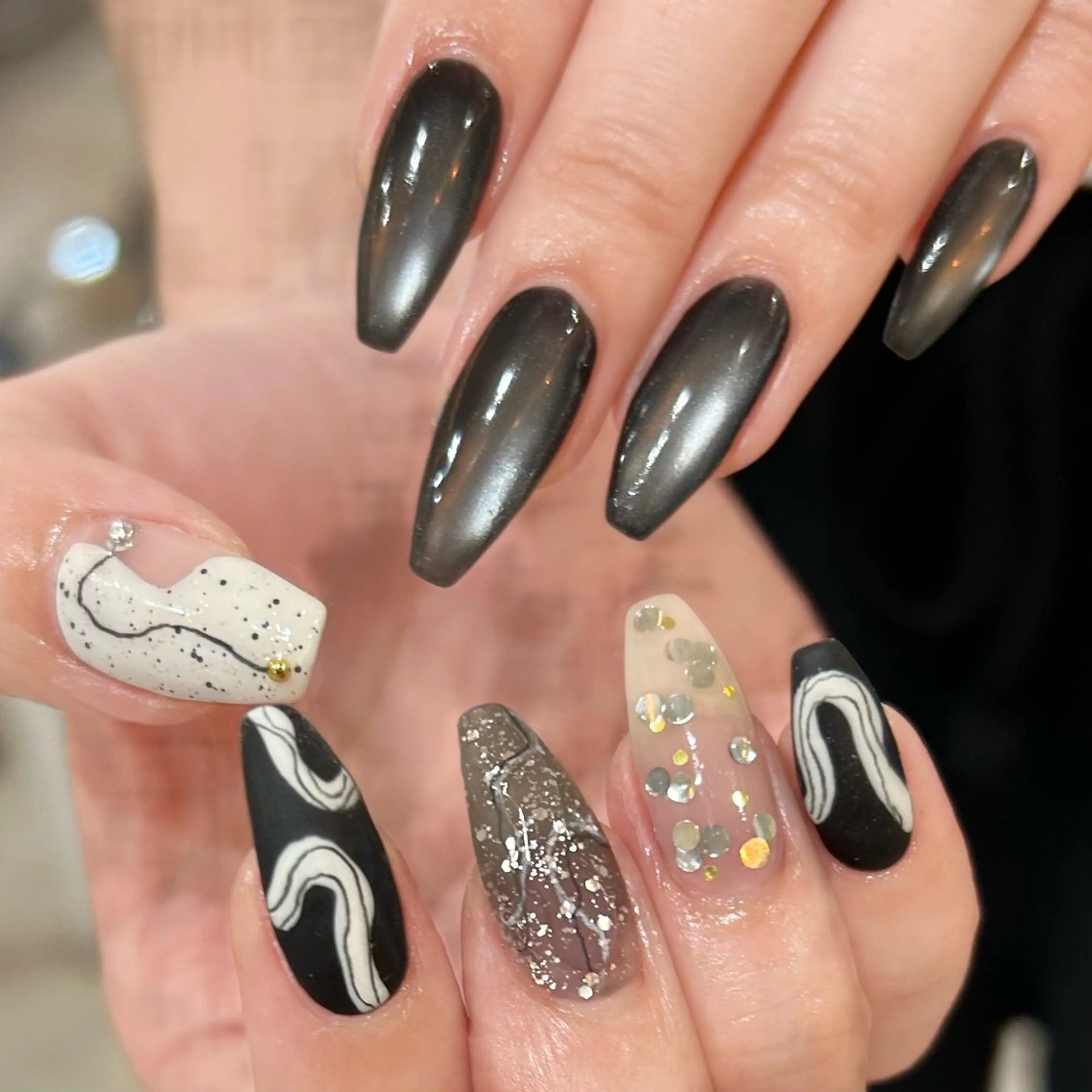 ネイル ハンドネイル shio ♡ 1〜2月予約受付中のネイルデザイン