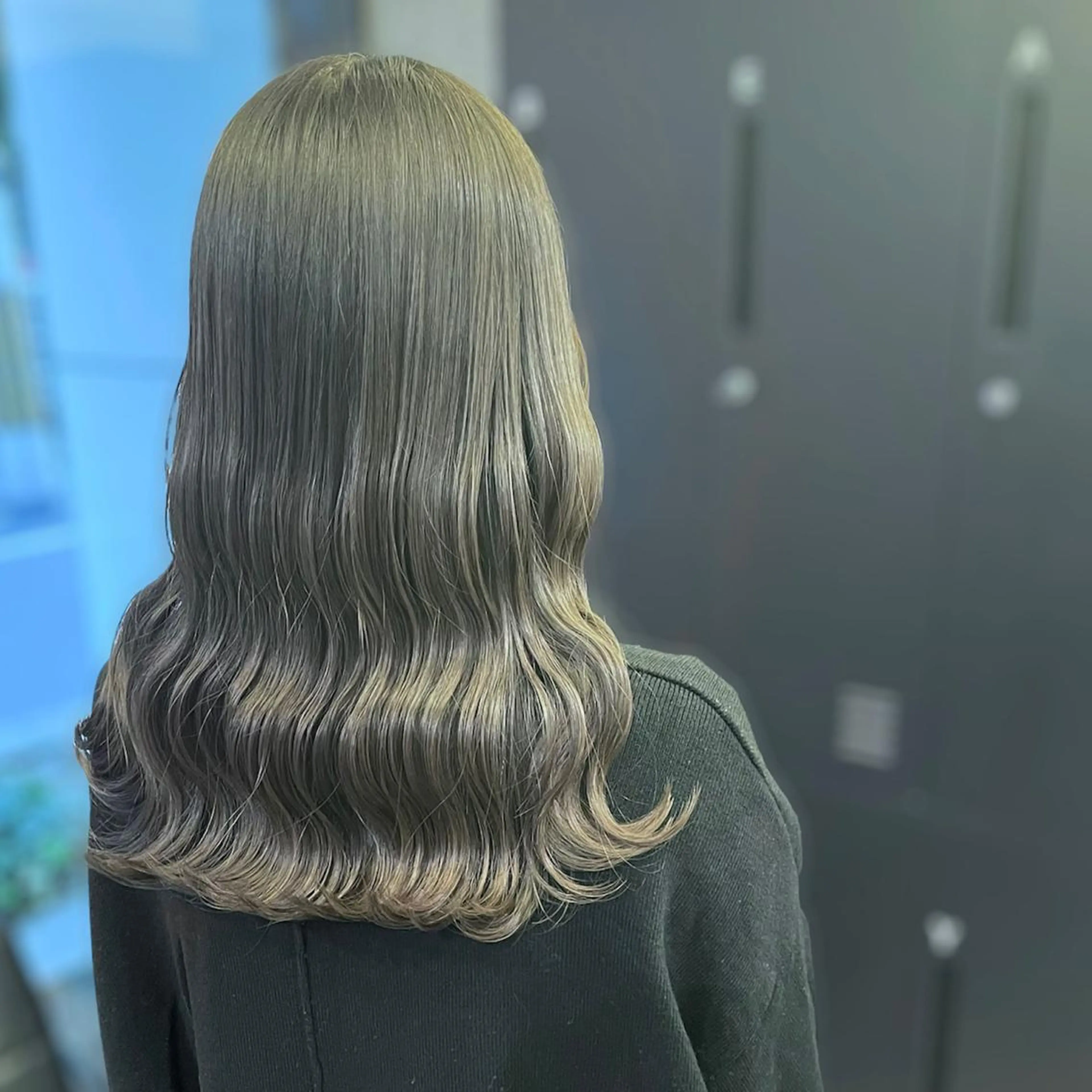 ロング カラー グレージュ カーキグレージュ ACTION心斎橋店 Lisaのヘアスタイル