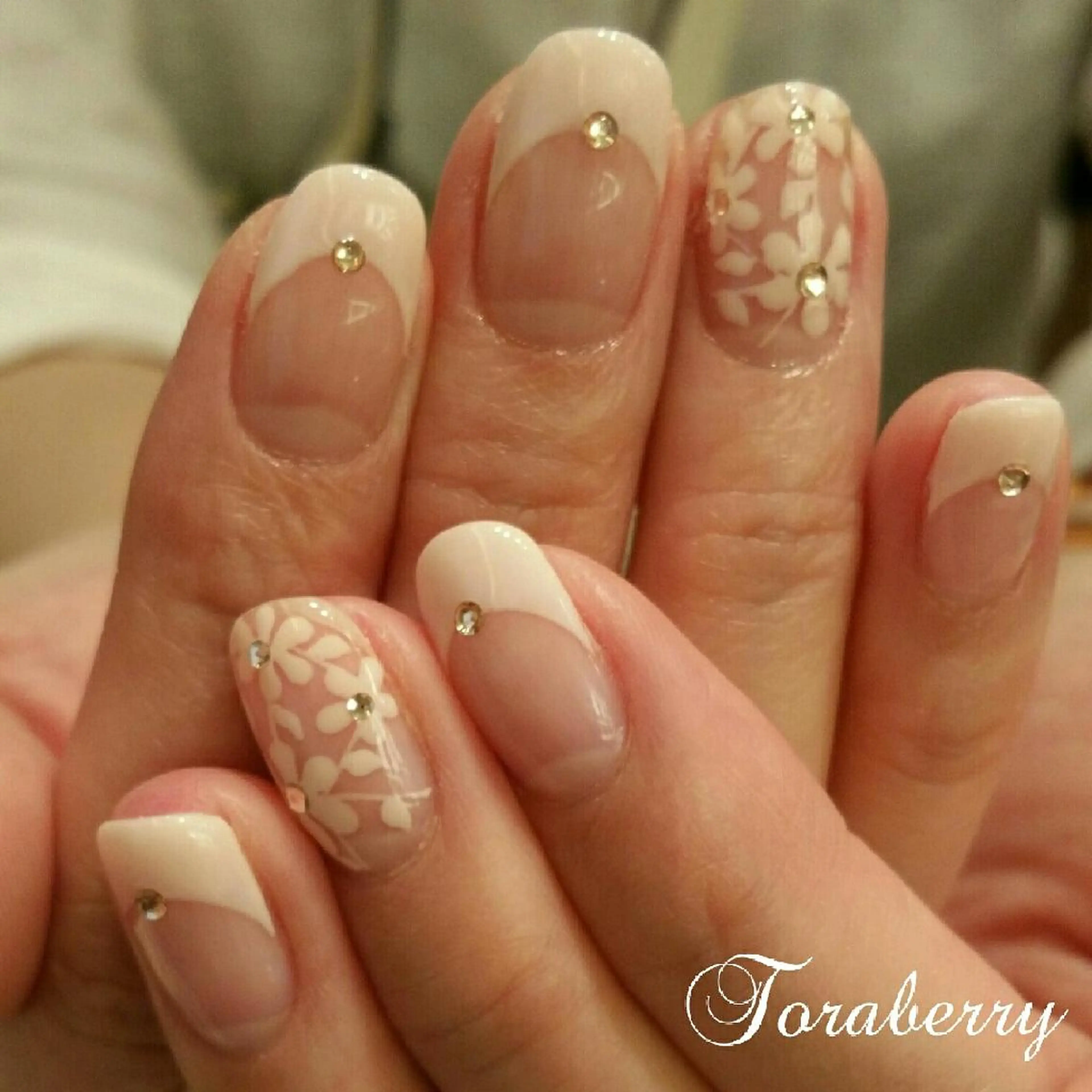 ネイル フレンチネイル ネイリスト なつみのネイルデザイン