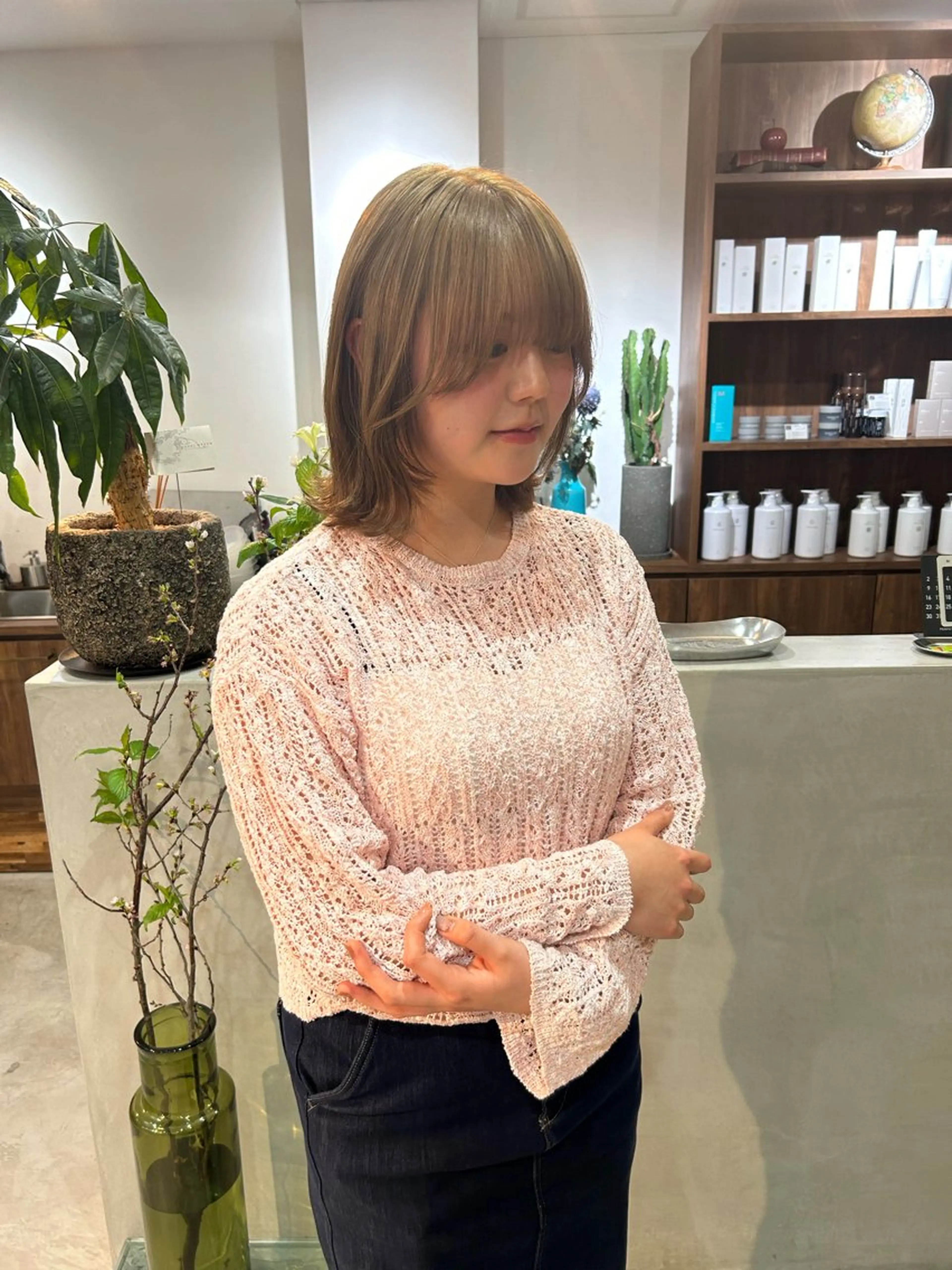 ミディアム カラー ブリーチ 透明感カラー 似合わせカット ヘアカラー トリートメント (h)wim ウィムのヘアスタイル