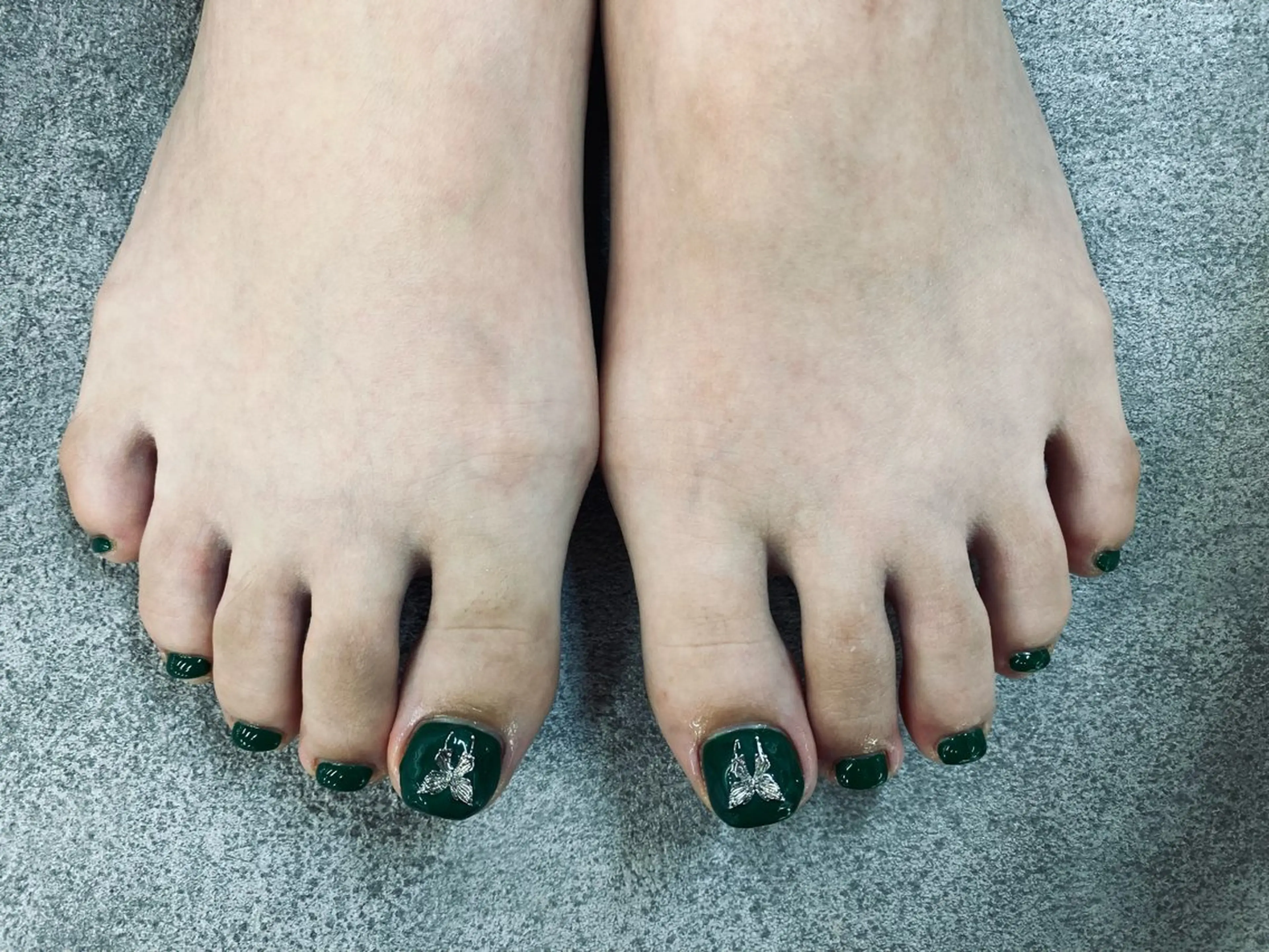 ネイル フットネイル 持ち込み MAXKELLY AIのネイルデザイン