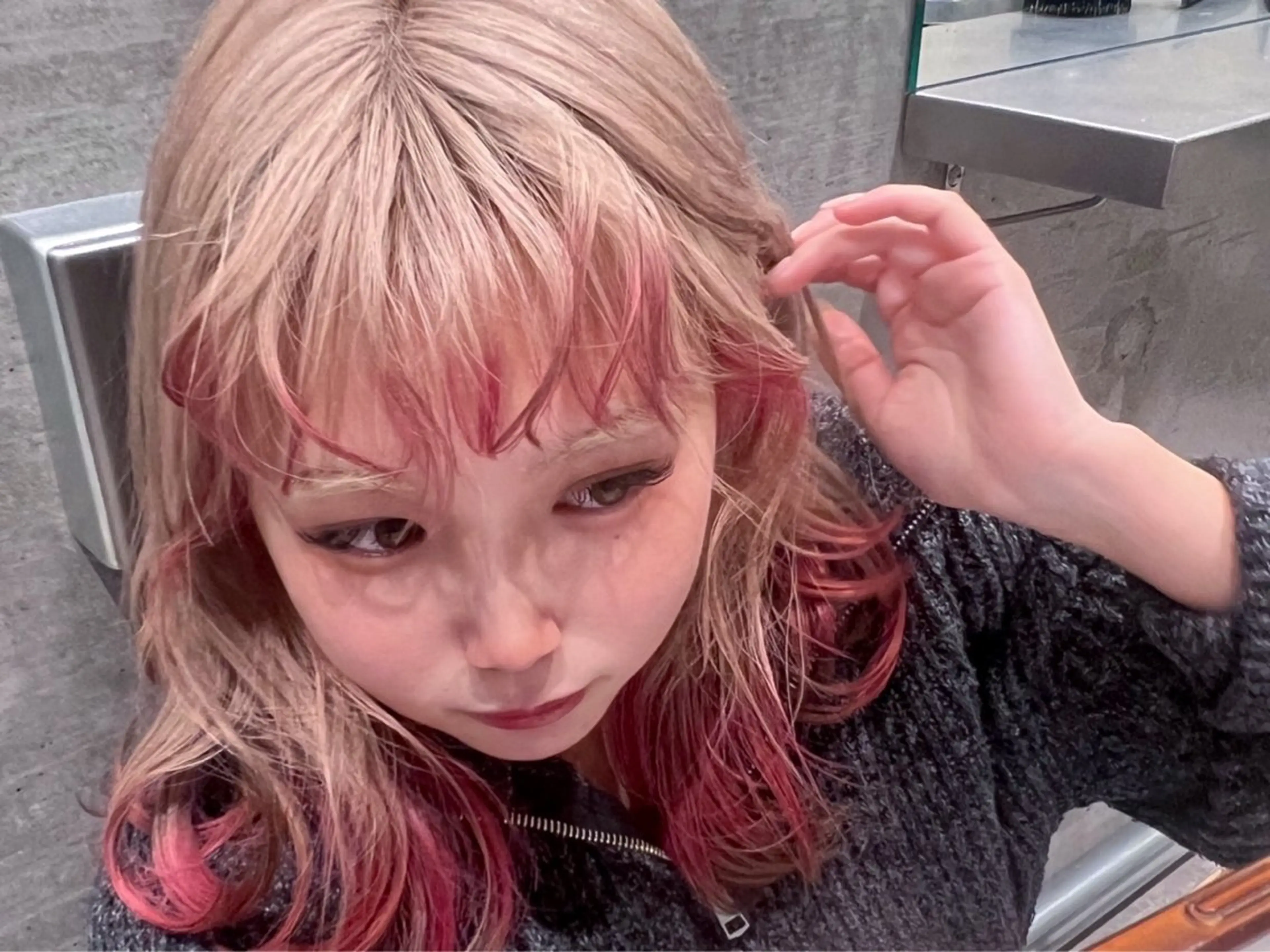 ミディアム カラー デザインカラー ピンクカラー ヘアカラー ニーナ/MONIQA /ハイトーンカラーのヘアスタイル