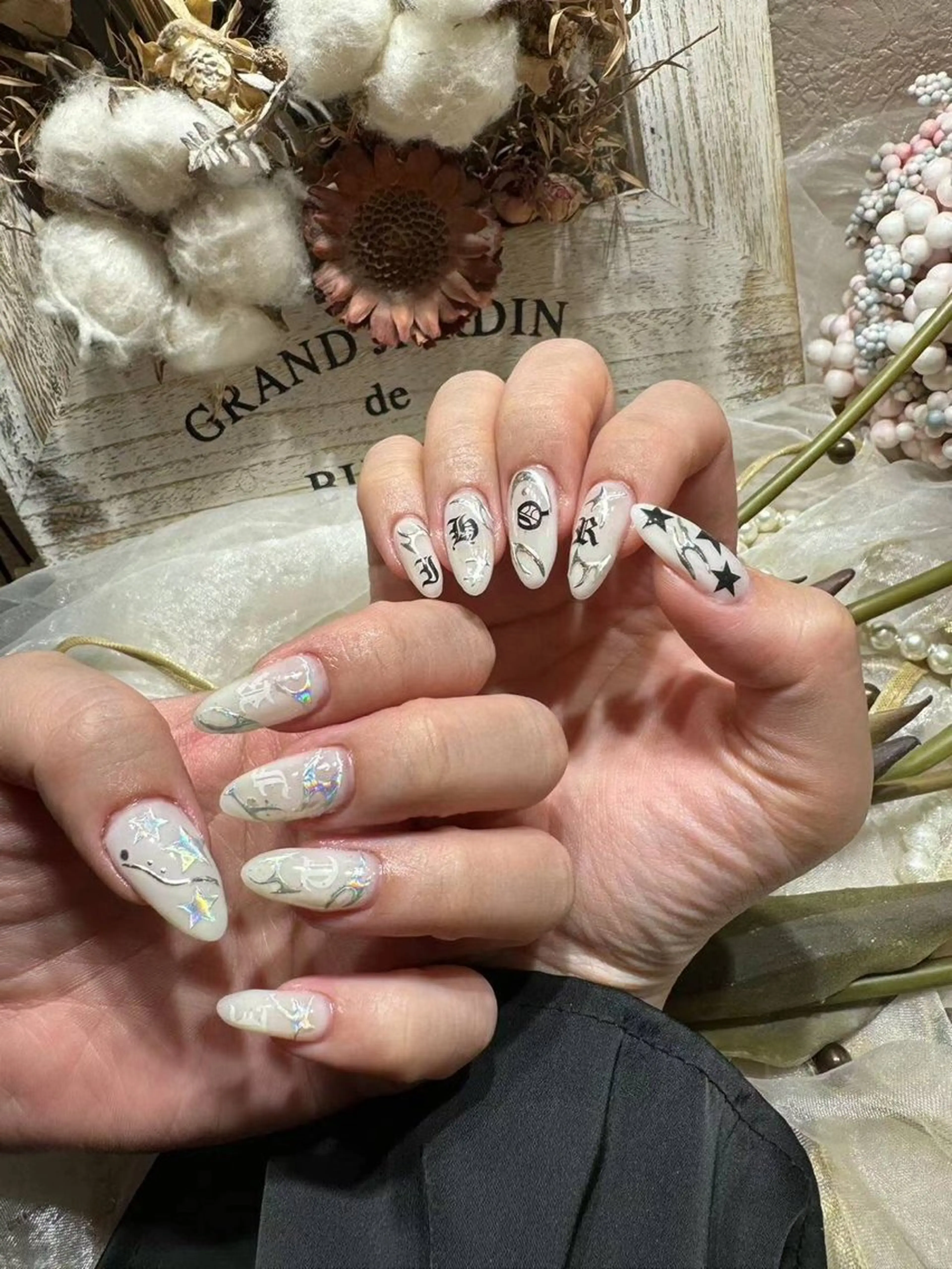 ネイル アートネイル フラワーネイル フットネイル ジェルネイル マグネットネイル Babarla　Nail　Salon所属・babarla Nailのネイルデザイン