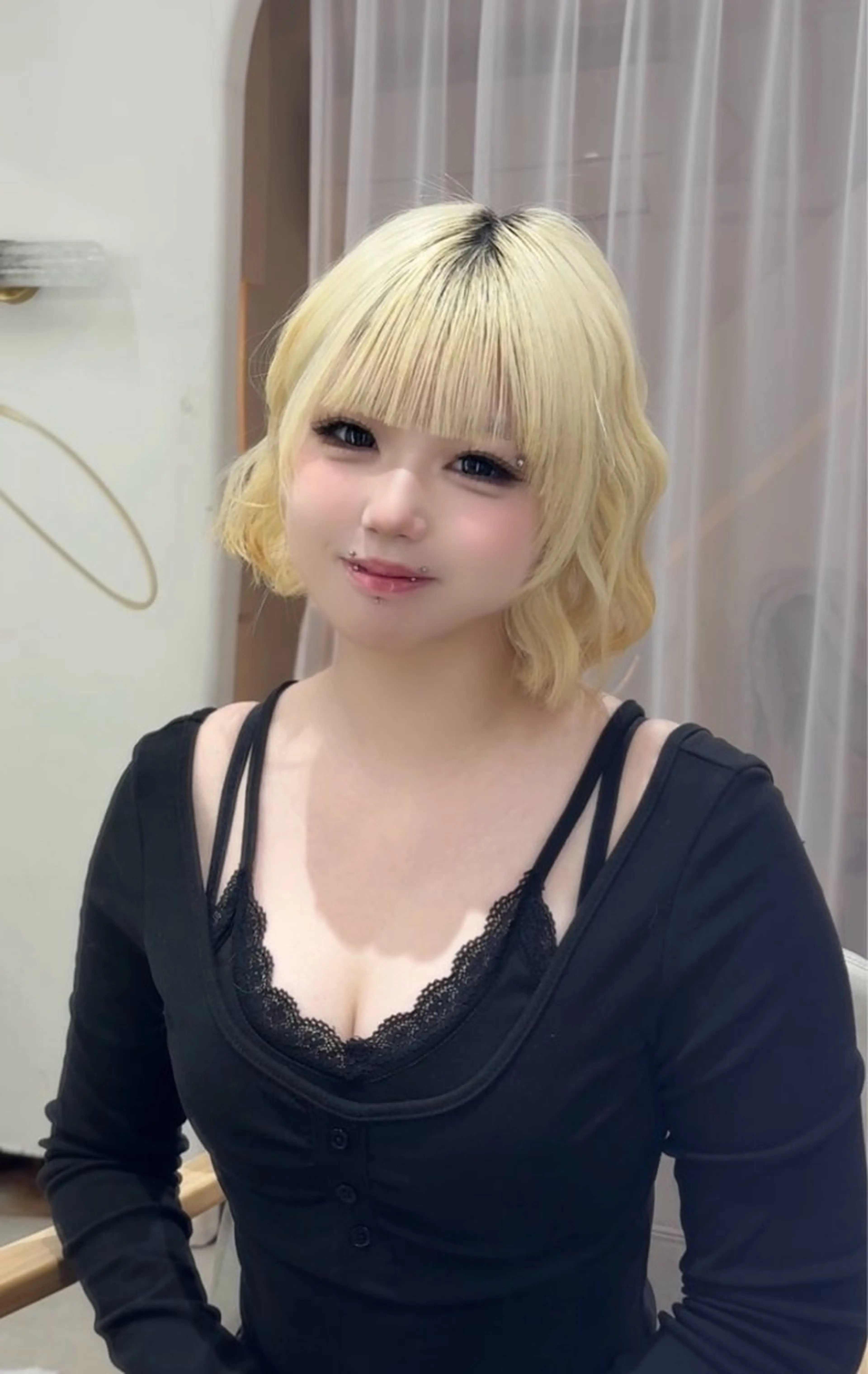 ショート i.+odori所属・Miu🤍透明感カラ ー🫧ショートカットのヘアスタイル