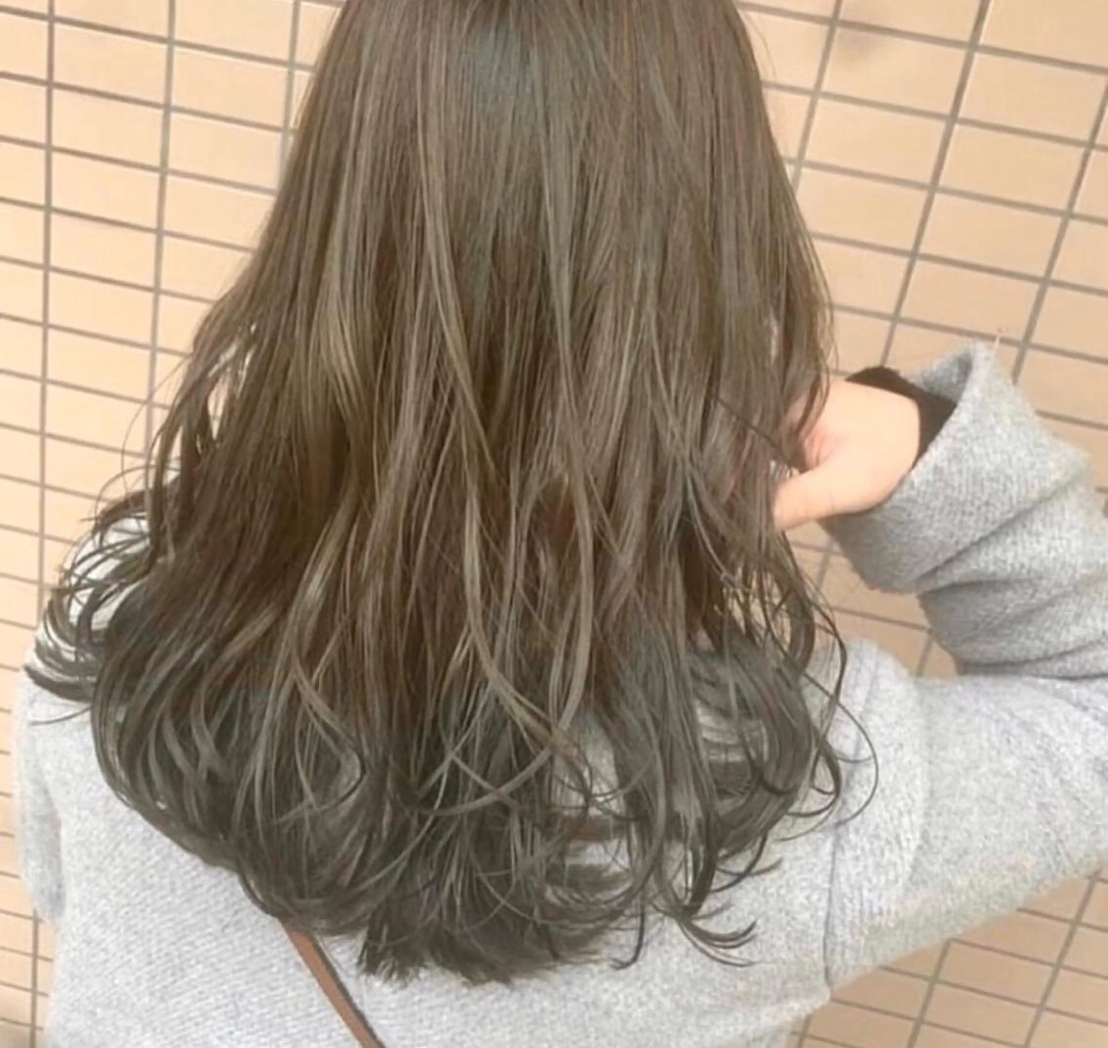 セミロング カラー グレージュ オリーブグレージュ オリーブグレー カット ヘアカラー トリートメント ヘアセット 透明感カラー🤍 Kaitoのヘアスタイル