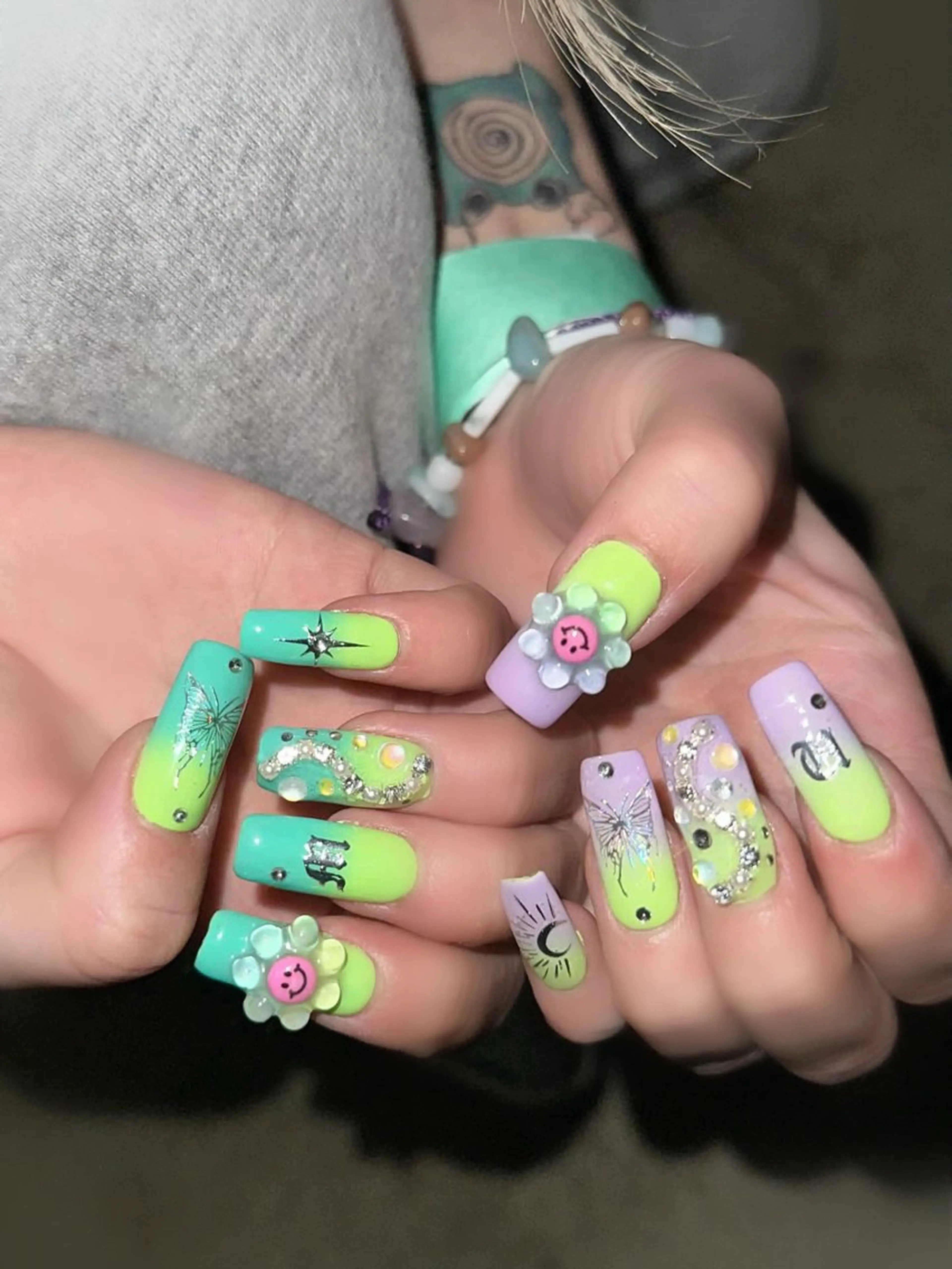 ネイル 上原 悠紀のネイルデザイン