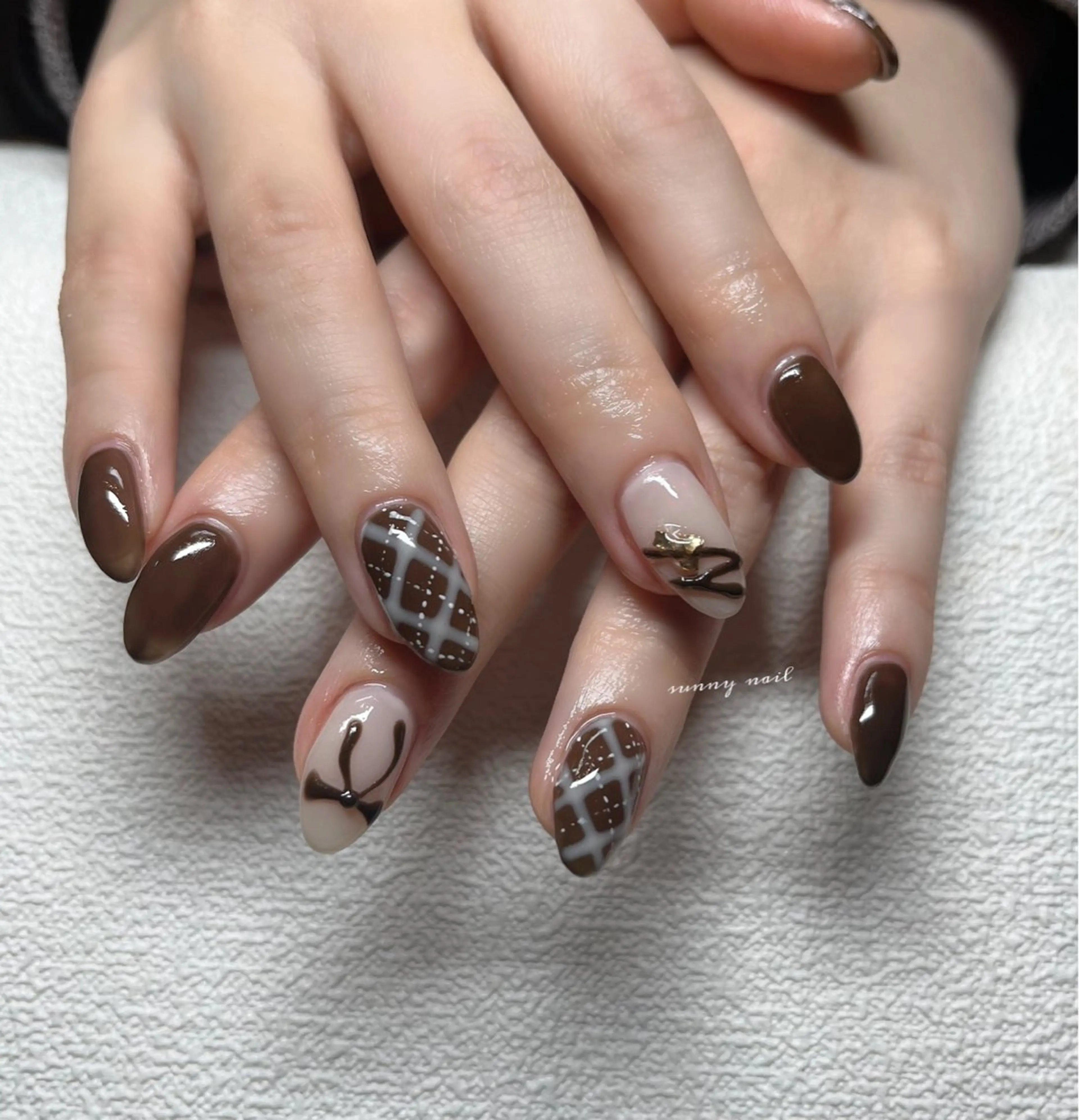 ネイル ブラウン ジェルネイル パラジェル リボン バレンタイン sunny nailのネイルデザイン