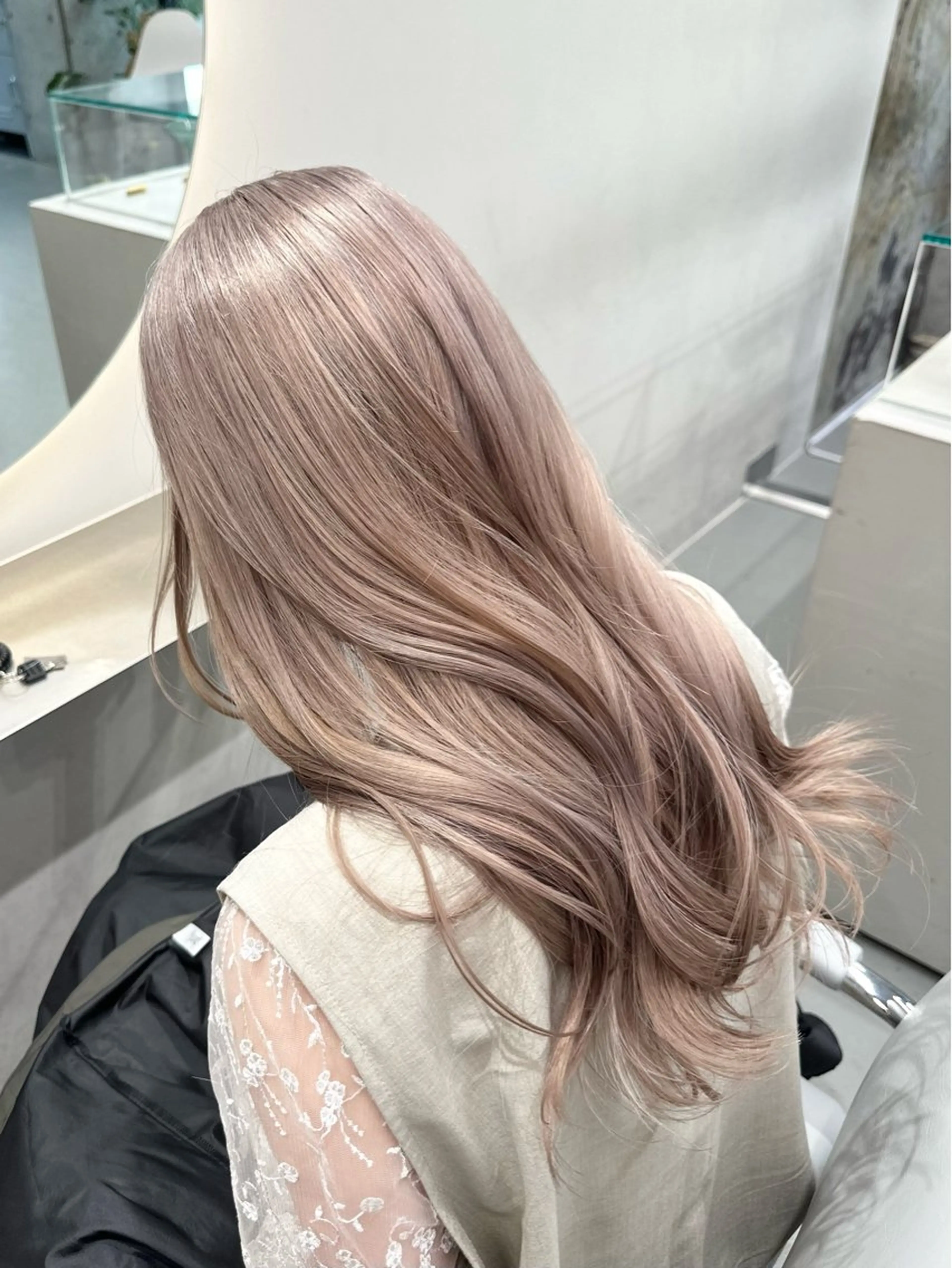 ロング カラー ヘアアレンジ ヘアカラー トリートメント SOL.JINGUMAE所属・原宿・デザインカラー YUI🤍ྀིのヘアスタイル