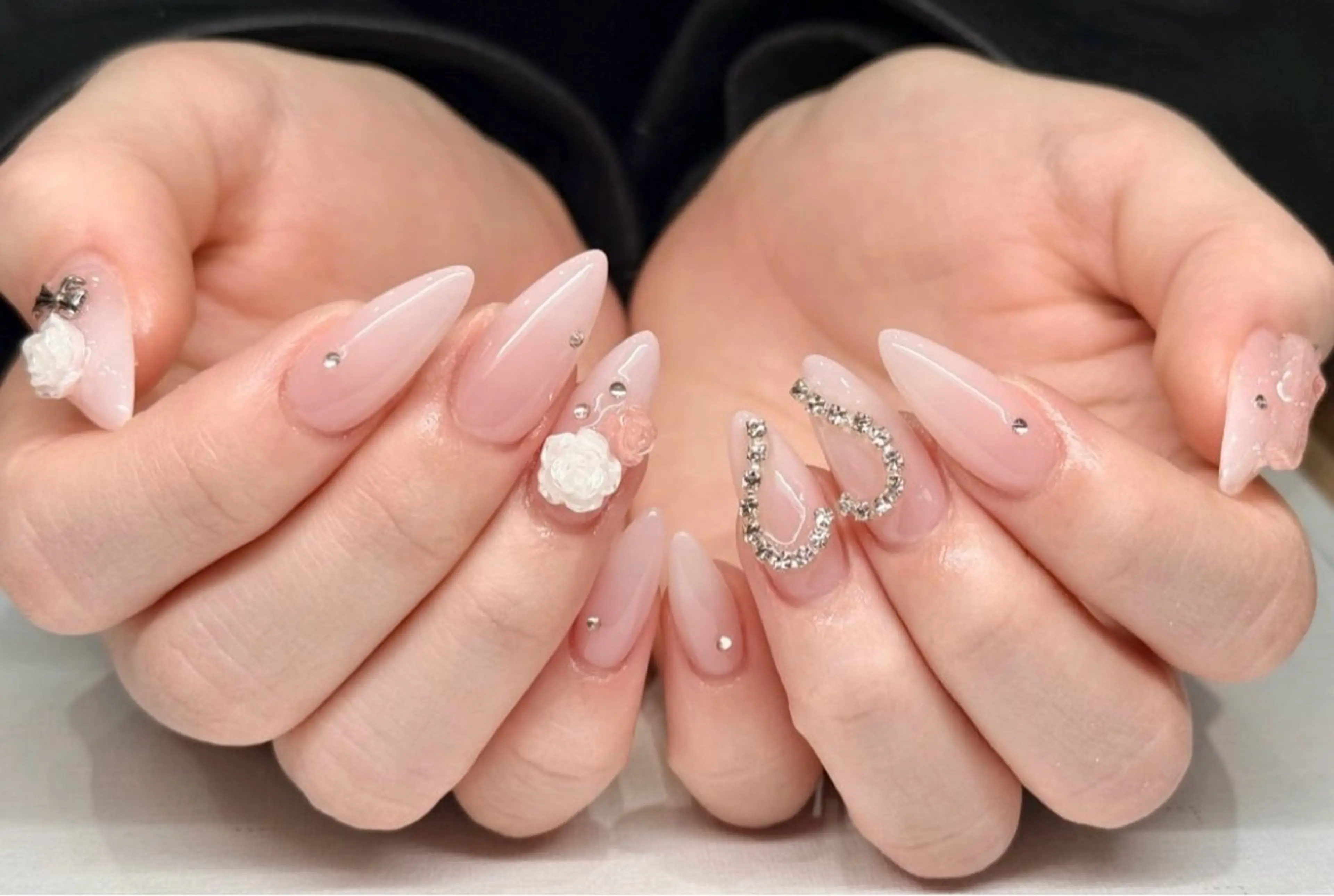 ネイル MoonHi Nail Salon所属・MoonHi Nail 朝霞台のネイルデザイン