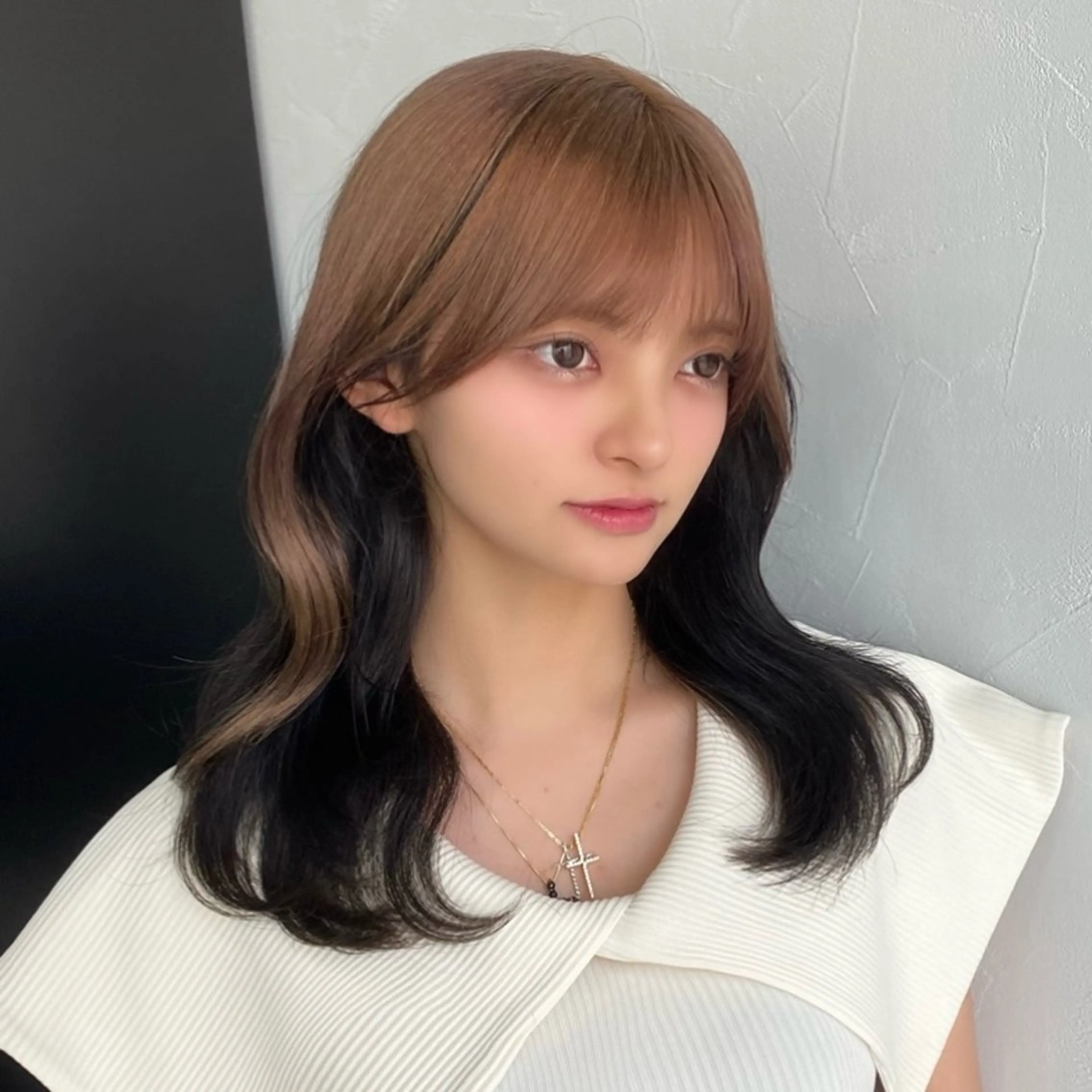 ロング カラー レイヤー・ブリーチ kiyotoshiのヘアスタイル