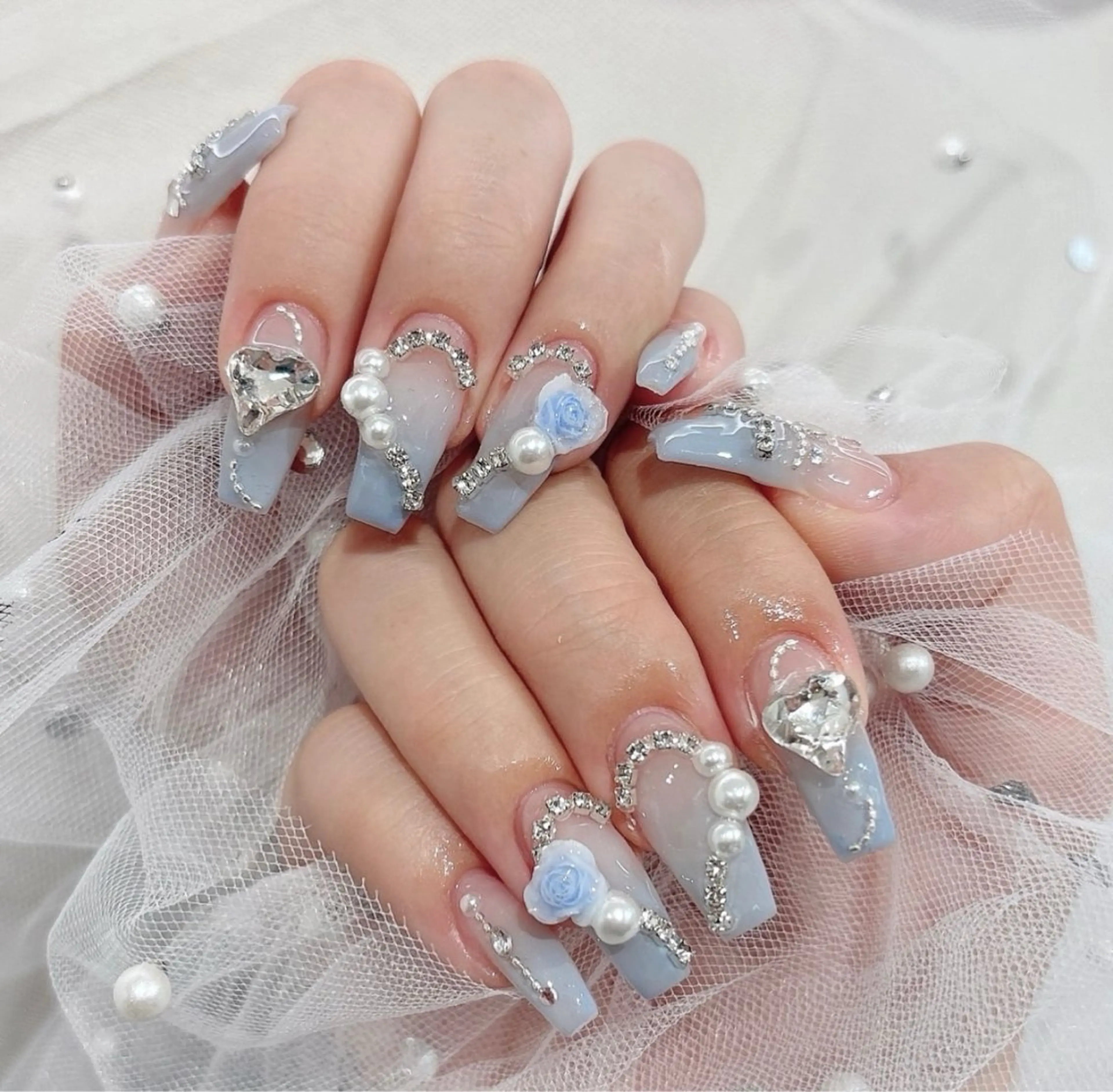 ネイル アートネイル フラワーネイル フレンチネイル ジェルネイル グラデーション ハンドネイル Ryunail所属・Ryu Nail NekoChanのネイルデザイン