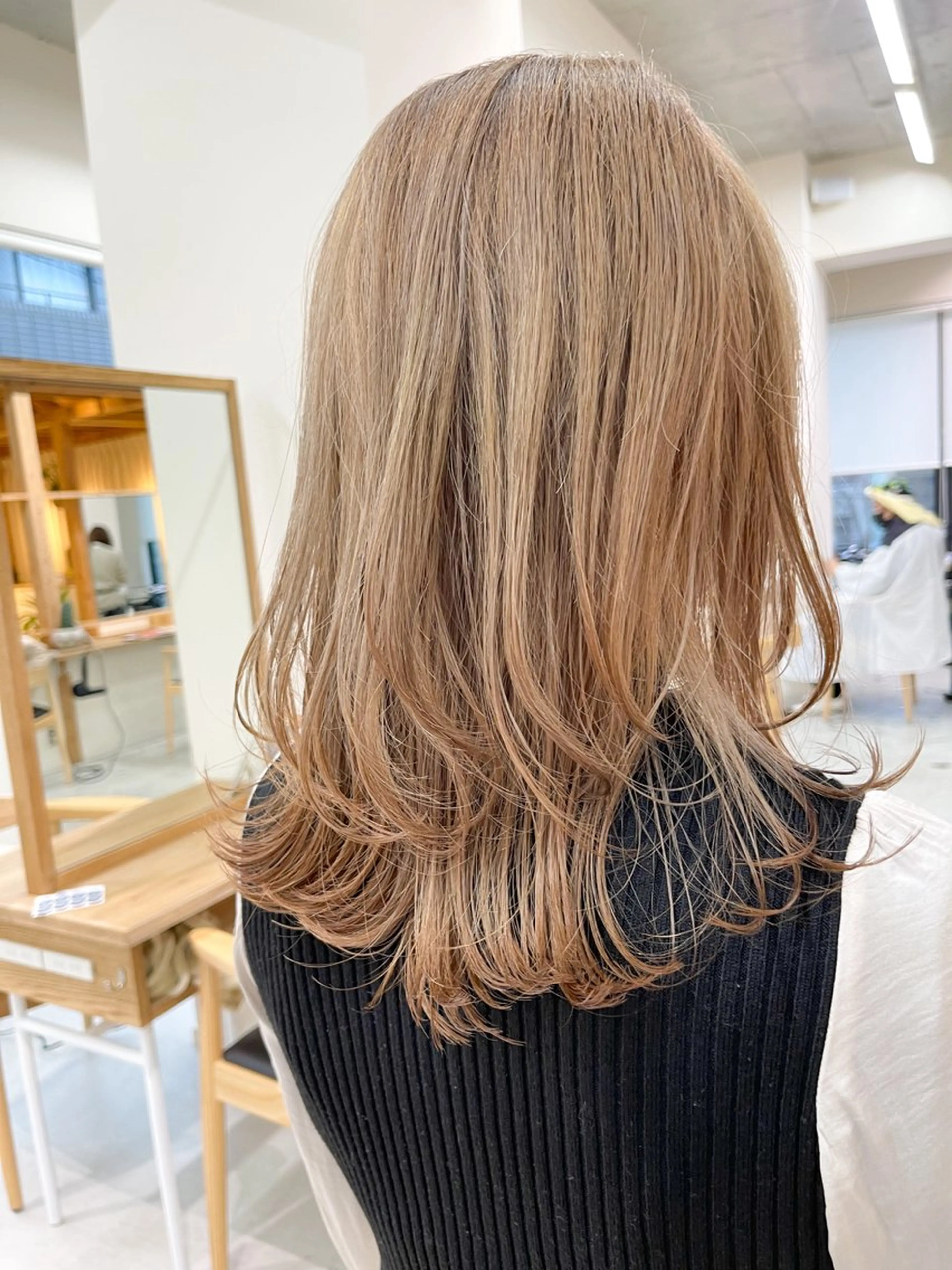 ミディアム カット ヘアカラー トリートメント イメチェンカット✂️ 錦糸町佐藤店長のヘアスタイル