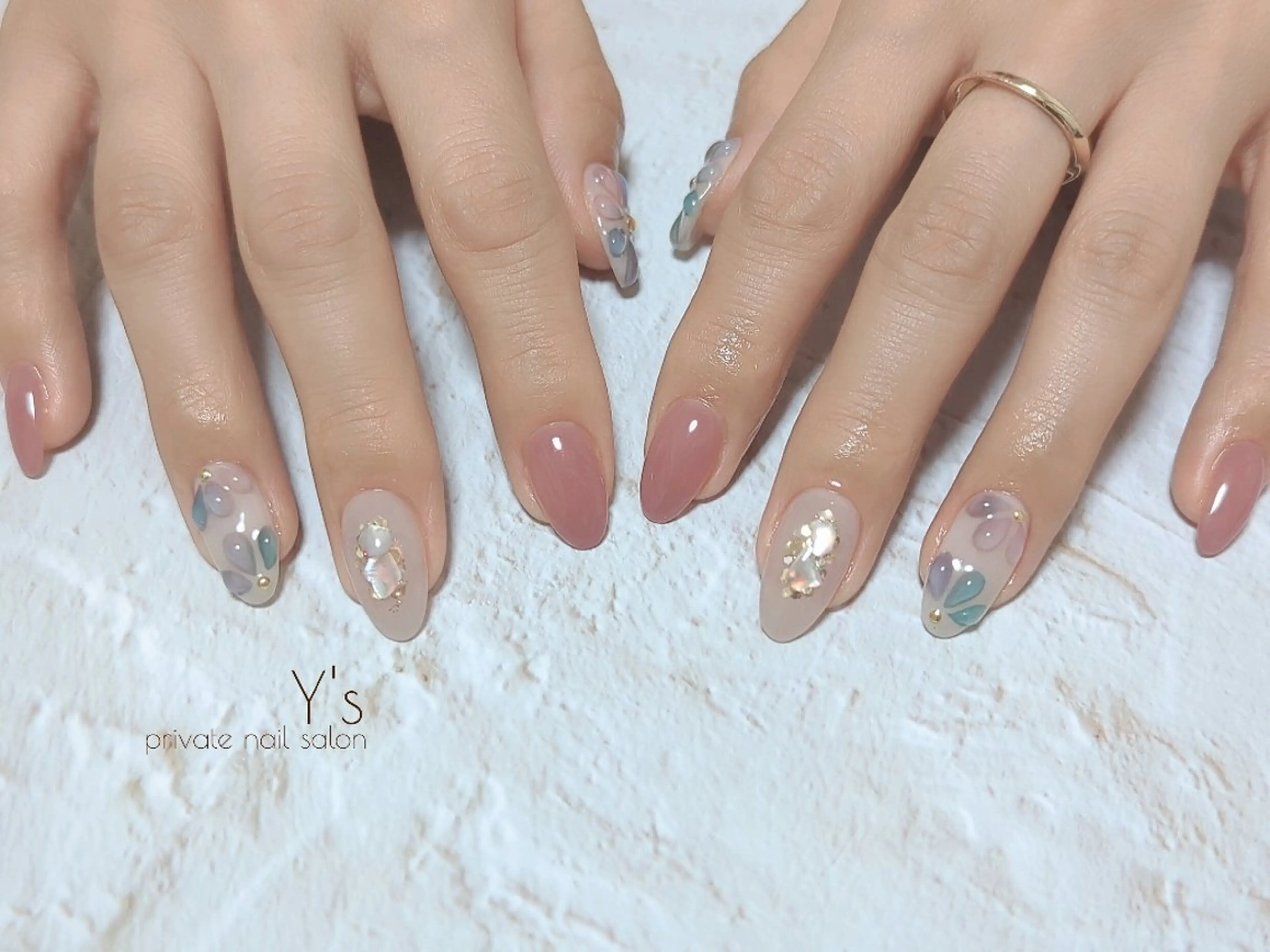 ネイル ハンドネイル YUMI NAGAI  のネイルデザイン