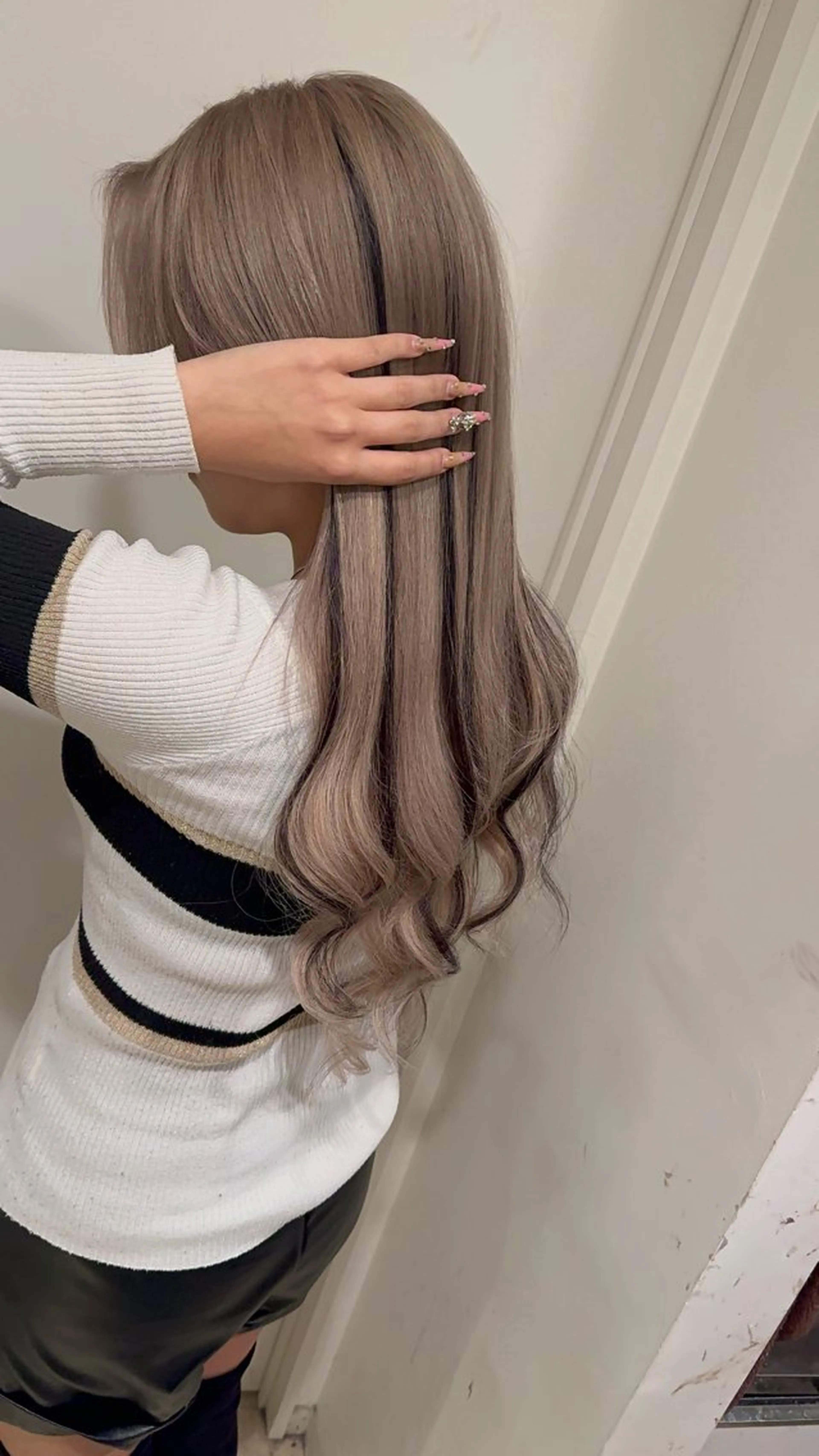 セミロング カラー ヘアアレンジ 🔥ハイトーンカラー ギャルNAOKI🔥のヘアスタイル