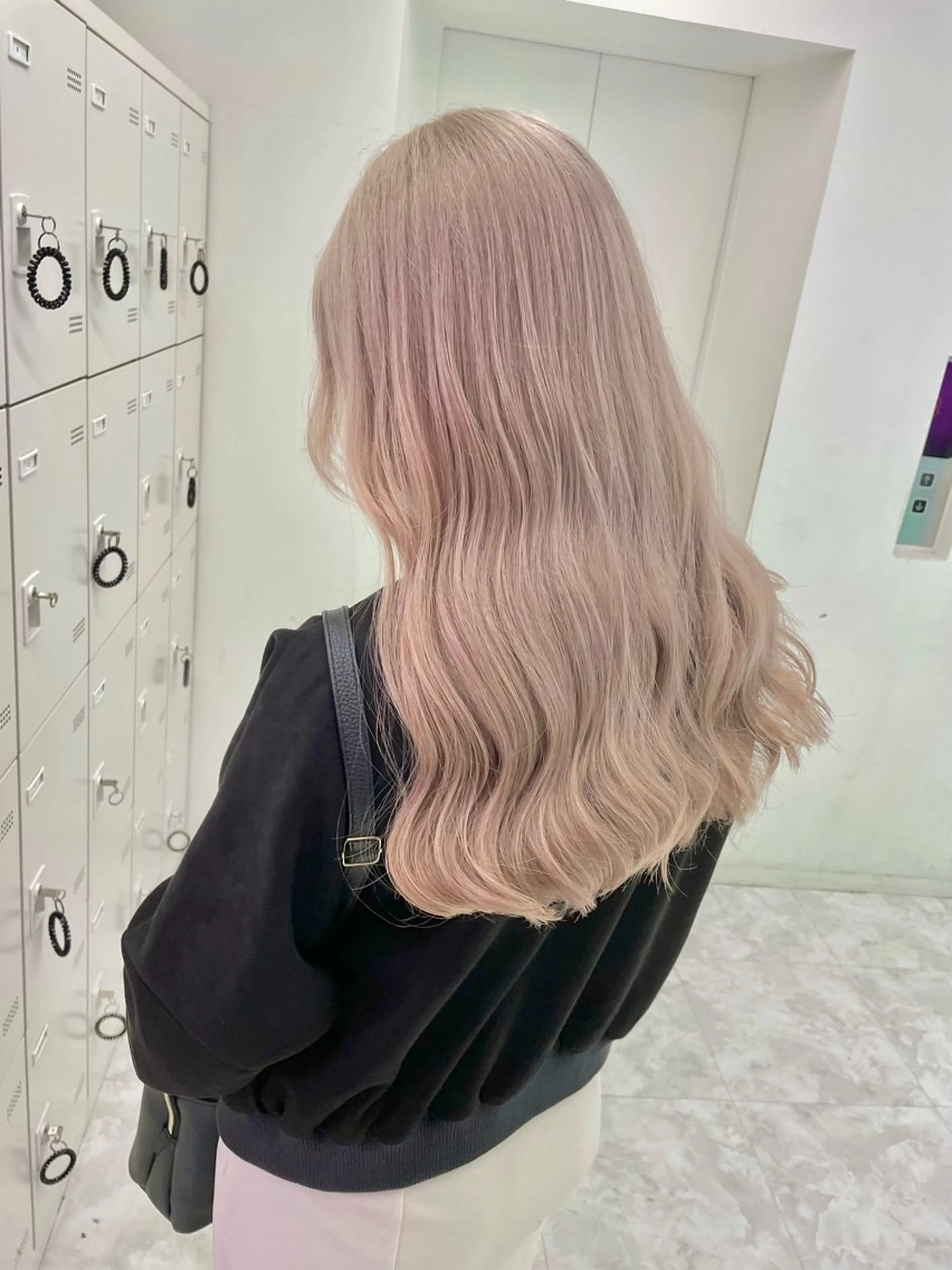 ロング ヘアアレンジ ヘアカラー トリートメント ヘッドスパ ヘアセット ハイトーン艶カラー 🤍ゆうひのヘアスタイル