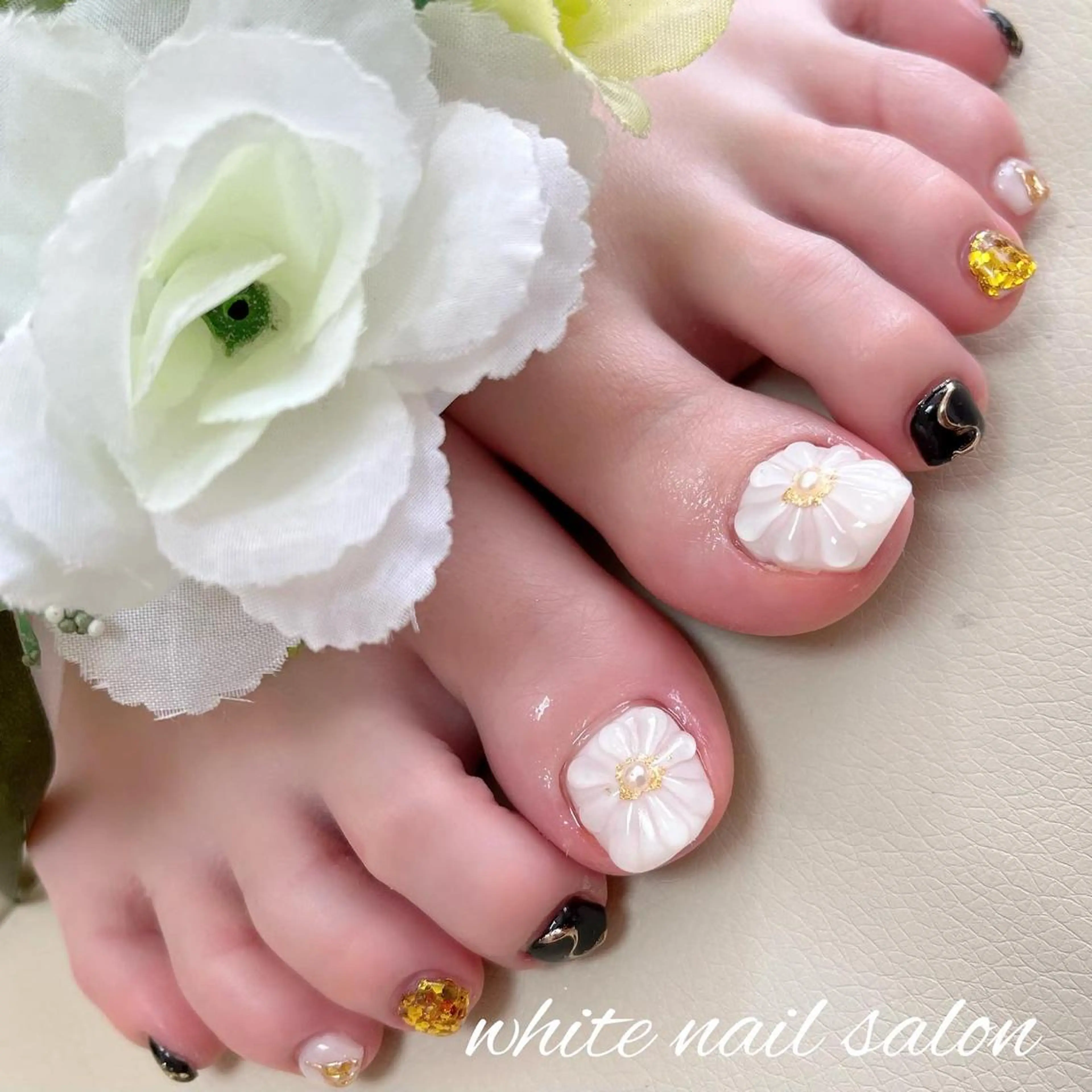 ネイル フットネイル ジェルネイル ハードジェル ラメ(グリッター) 持ち込み フットネイル white nail salonのネイルデザイン