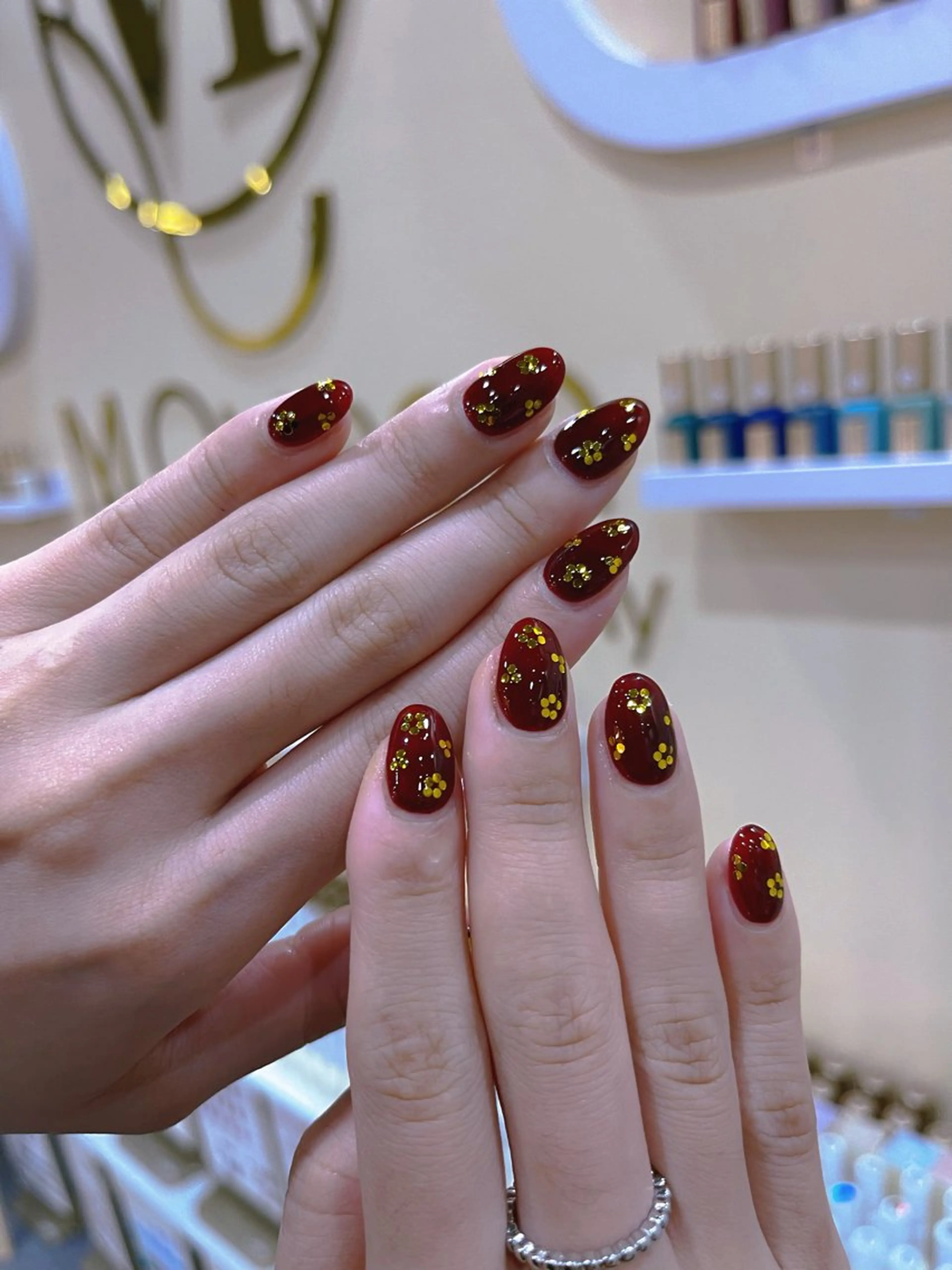 ネイル ハンドネイル MQueen ネイルサロンマルのネイルデザイン