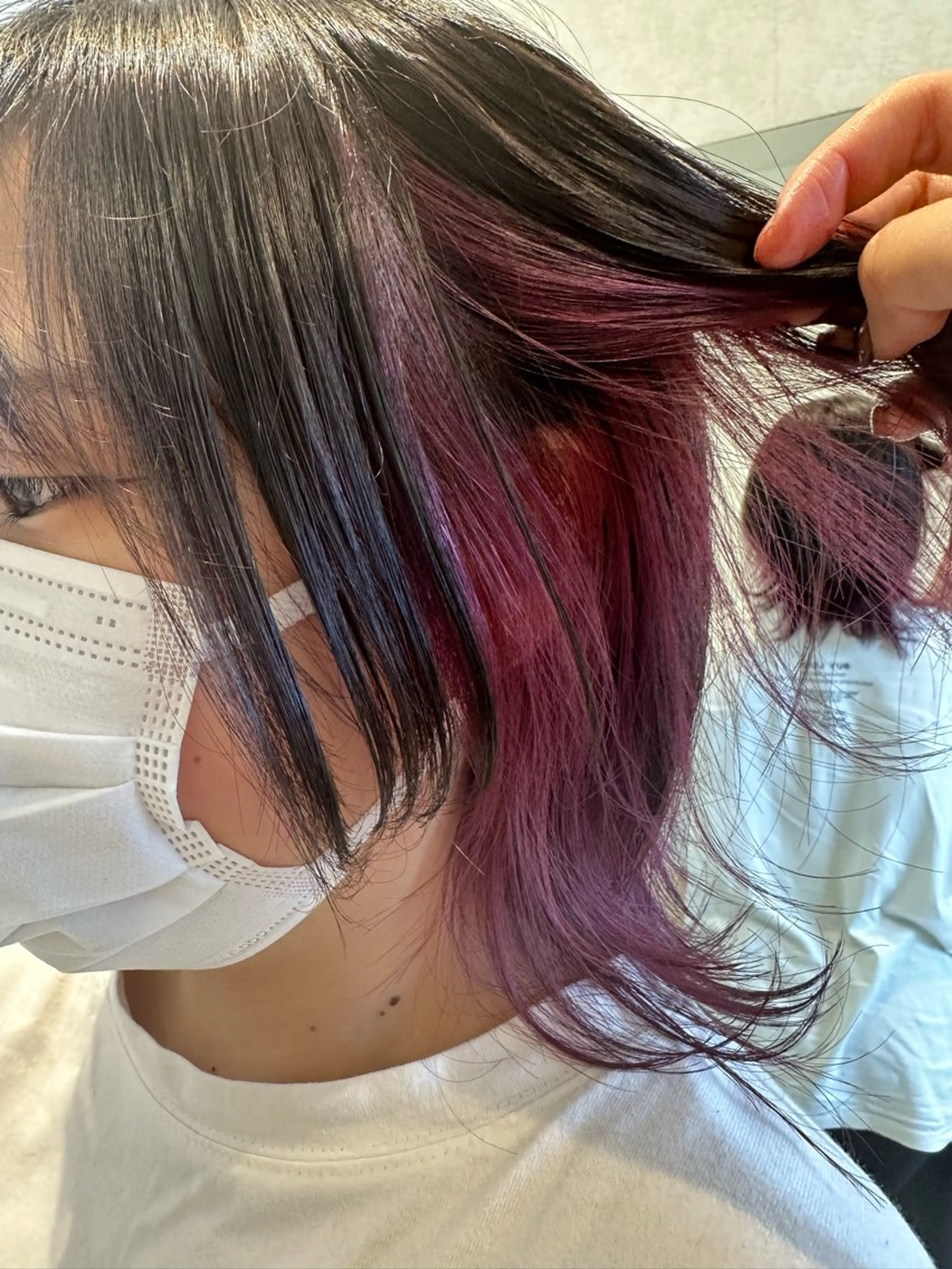 ミディアム カラー インナーカラー ピンクカラー ブリーチ職人/ダブル カラー/ベージュのヘアスタイル