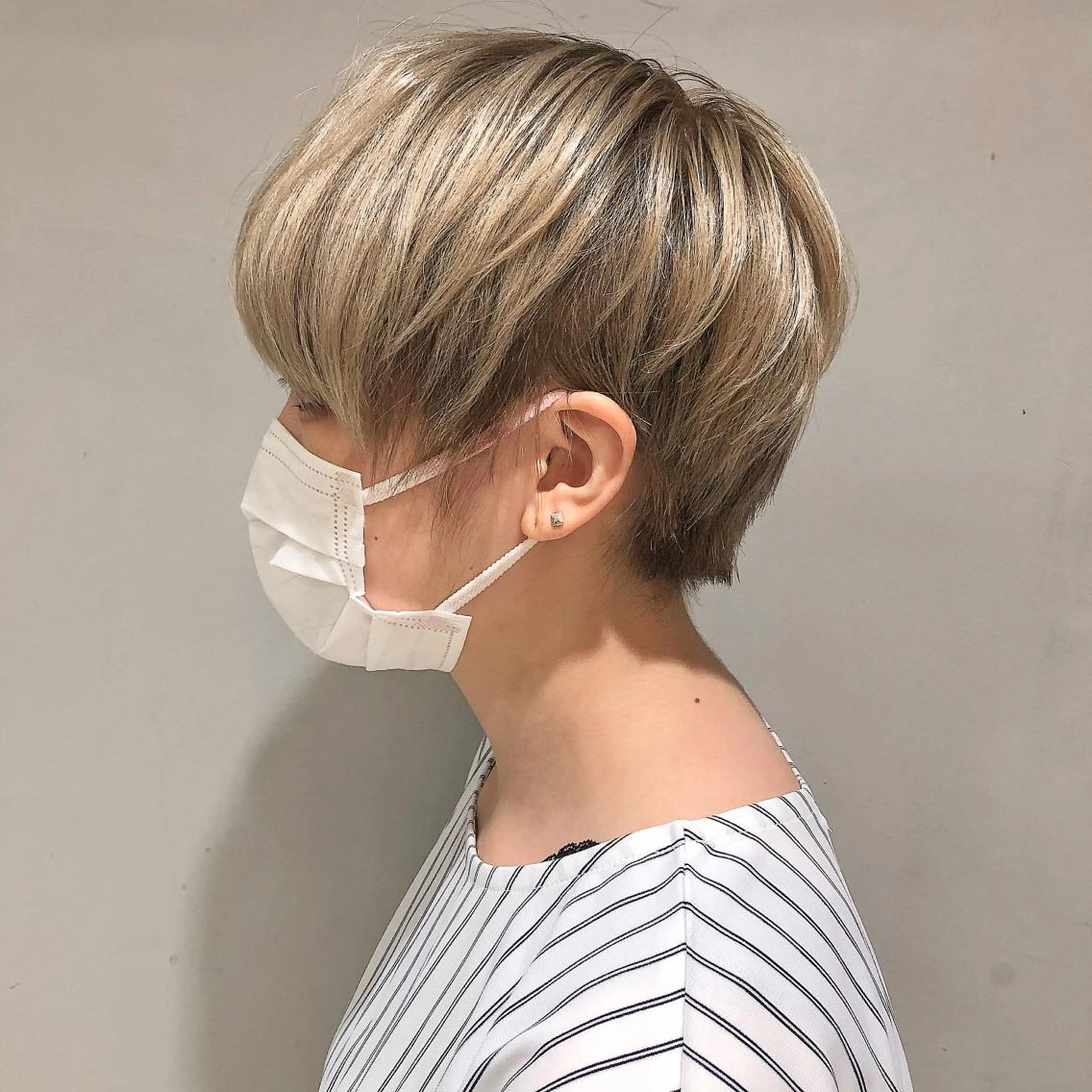 ショート カラー 圧倒的透明感カラー nana🦕のヘアスタイル