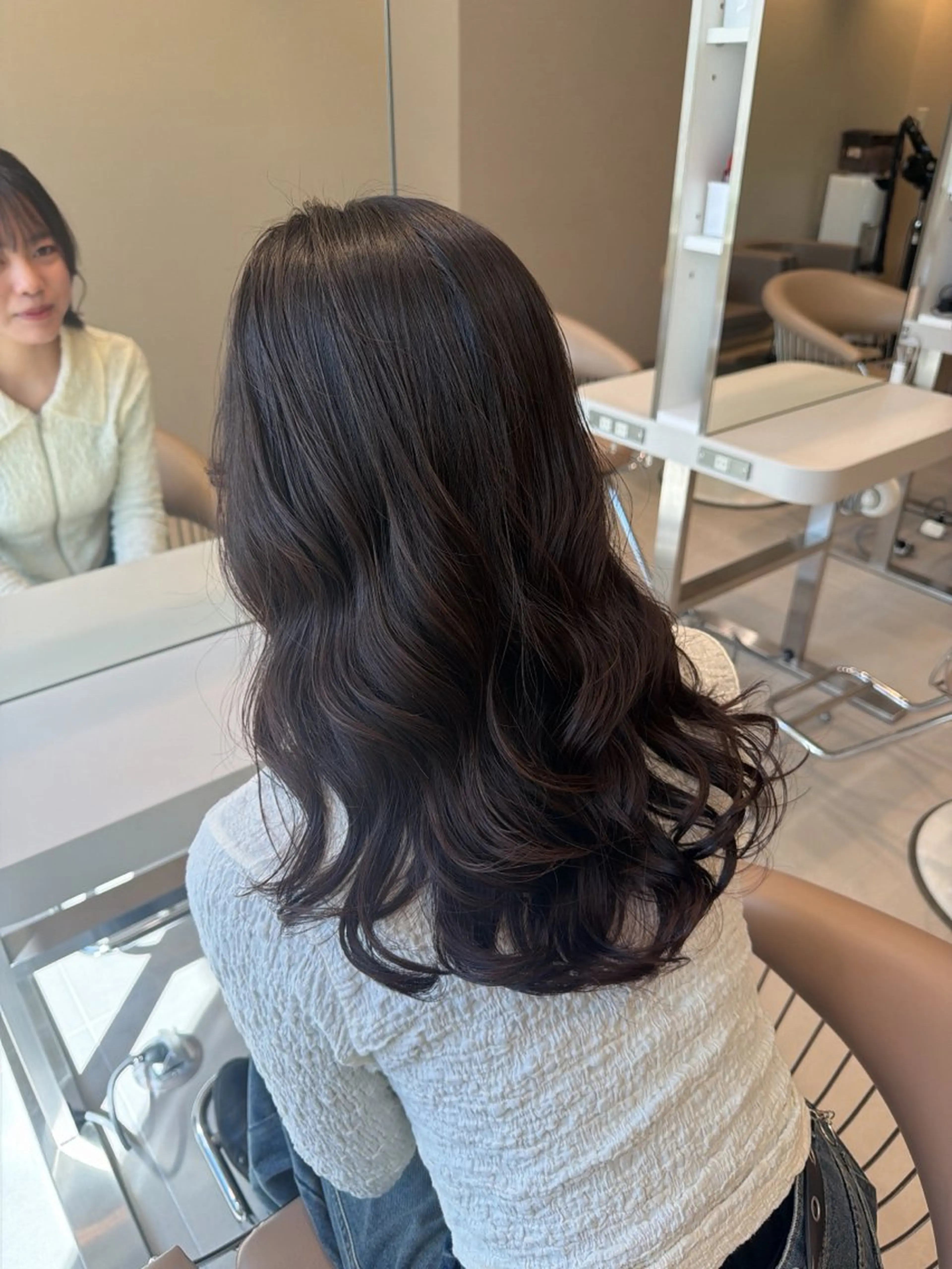 ロング パーマ 韓国風ヘア Ｈａｉｒ’ｓ Ｇａｌｌeｒｙ所属・コテ巻きパーマ 阪上 沙織のヘアスタイル