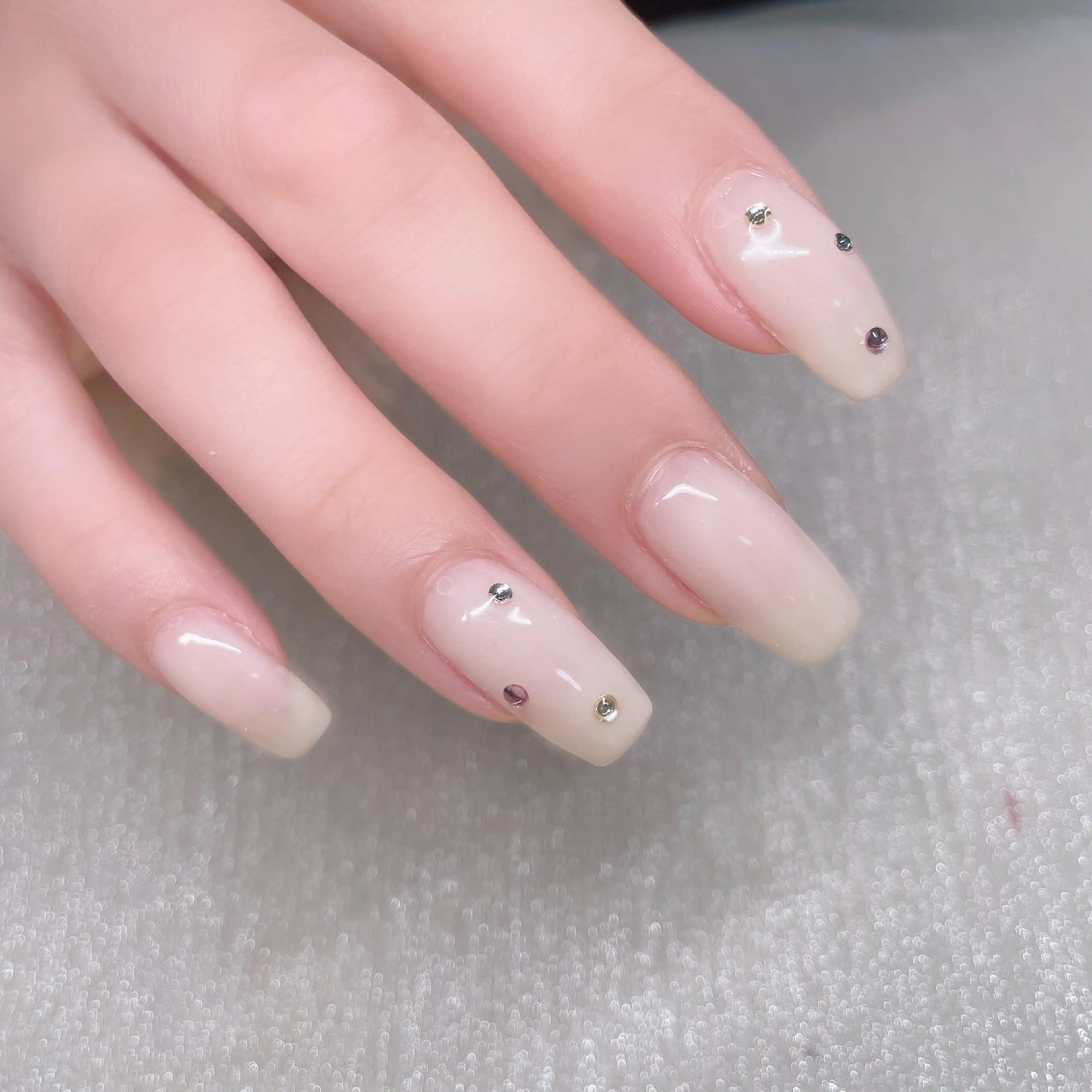 ネイル 長さ出し ストーンネイル ハンドネイル Nailist SUZU所属・Nailist suzuのネイルデザイン