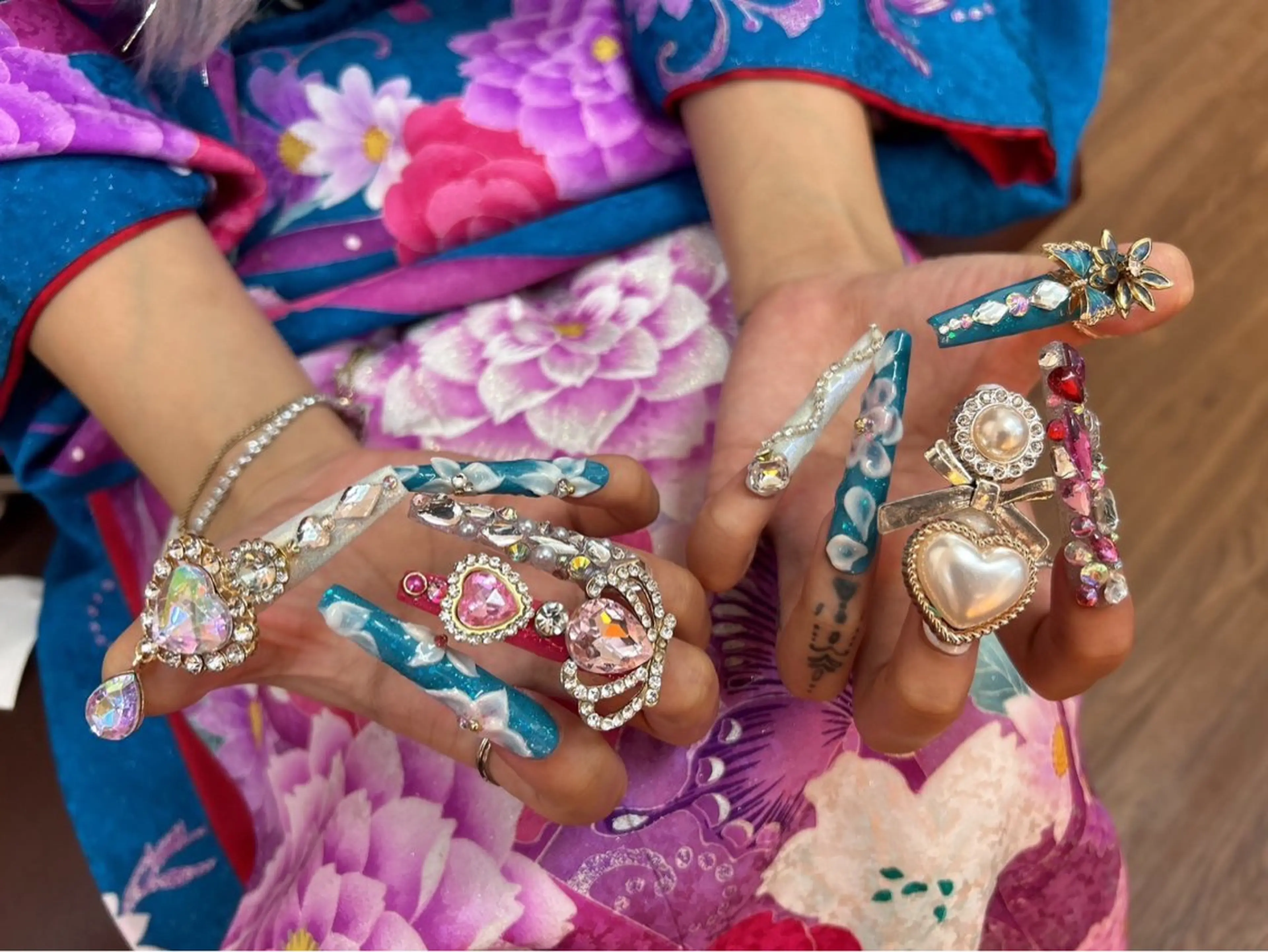 ネイル 成人式 fox.nail__ runeのネイルデザイン