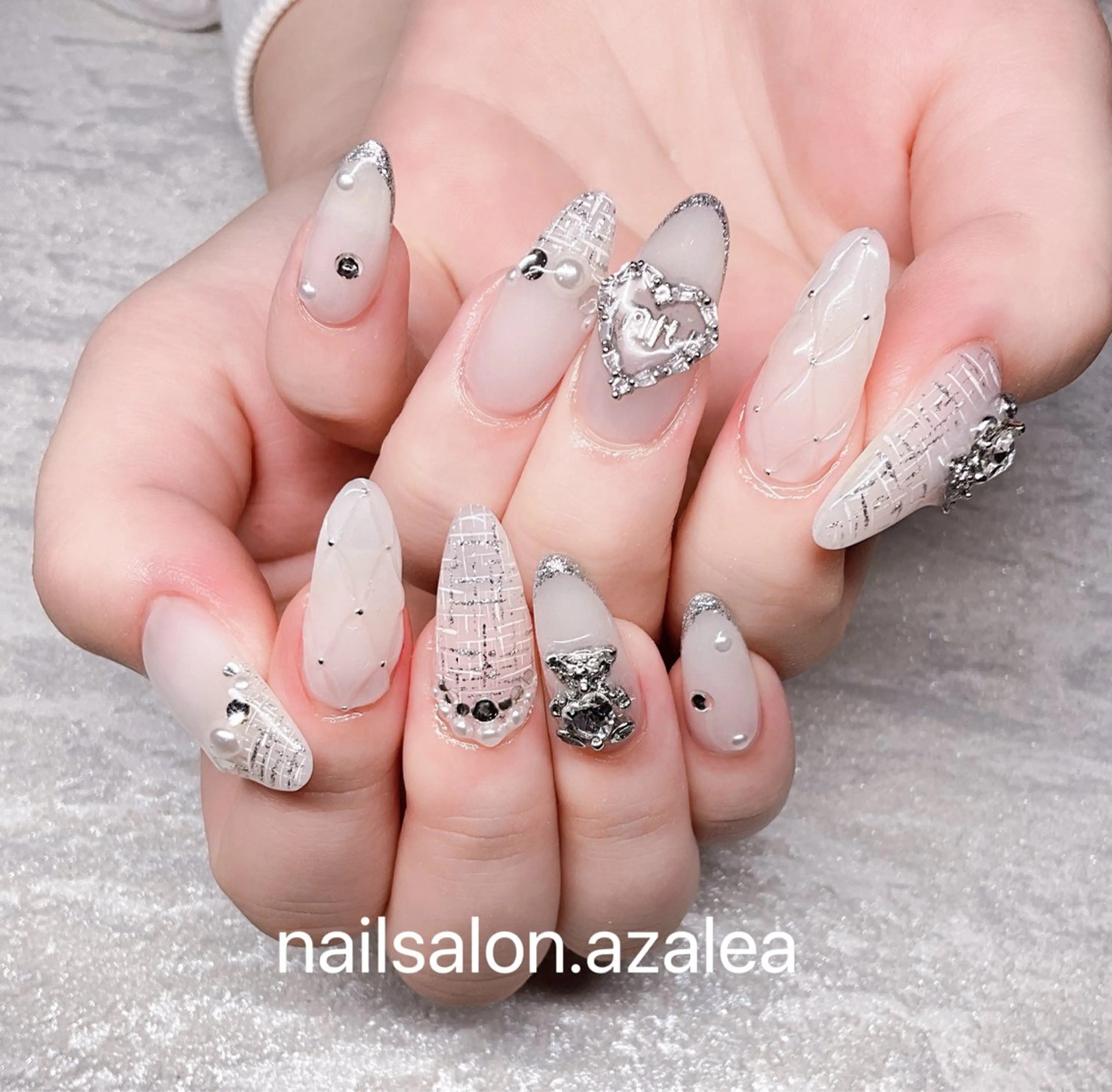 ネイル ハンドネイル R inのネイルデザイン