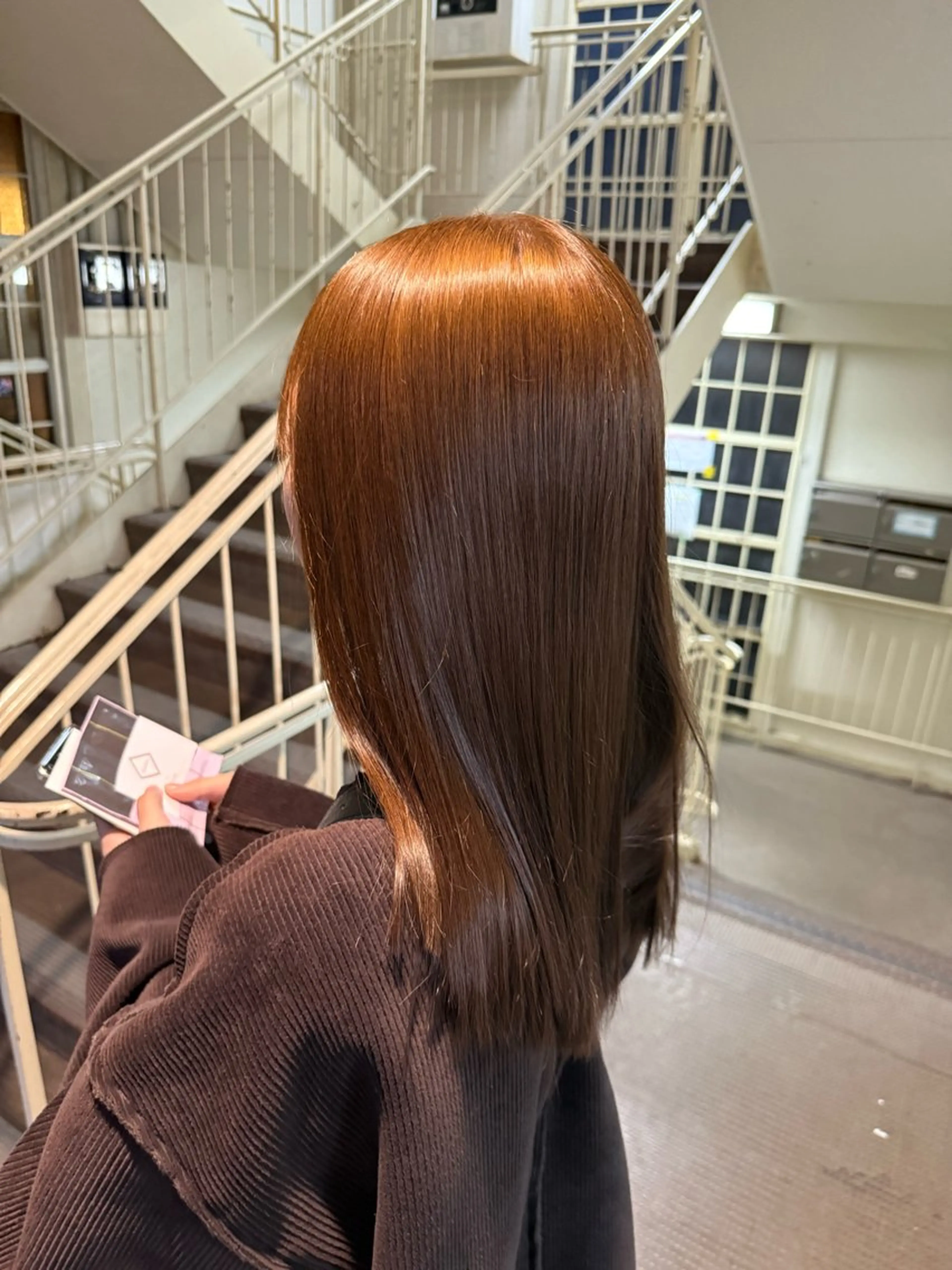 セミロング カラー 透明感カラー艶カラー 暖色カラーshionのヘアスタイル