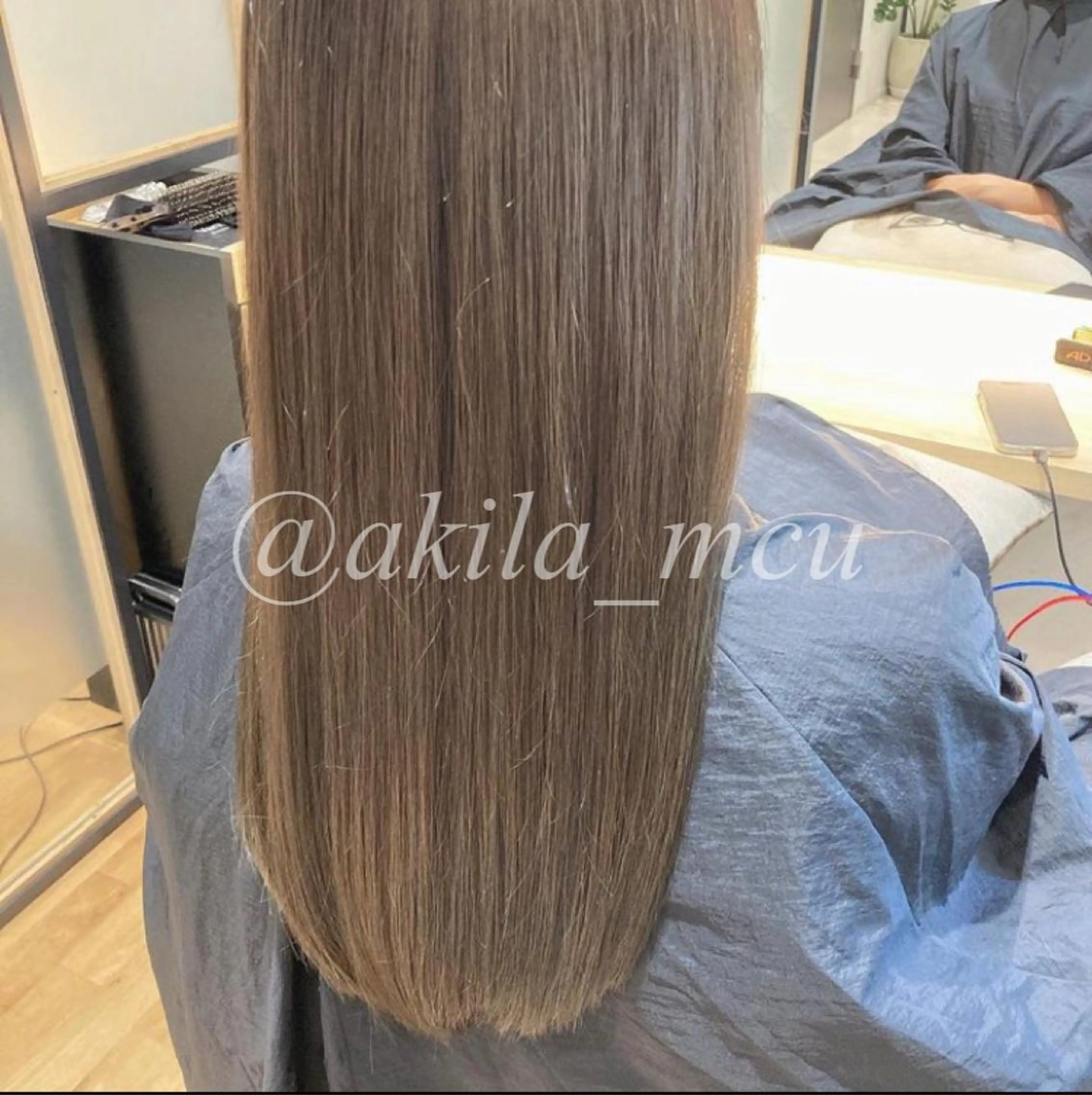 ロング カラー ヘアアレンジ ブリーチ 透明感カラー ダブルカラー イヤリングカラー グラデーションカラー エグチ アキラのヘアスタイル