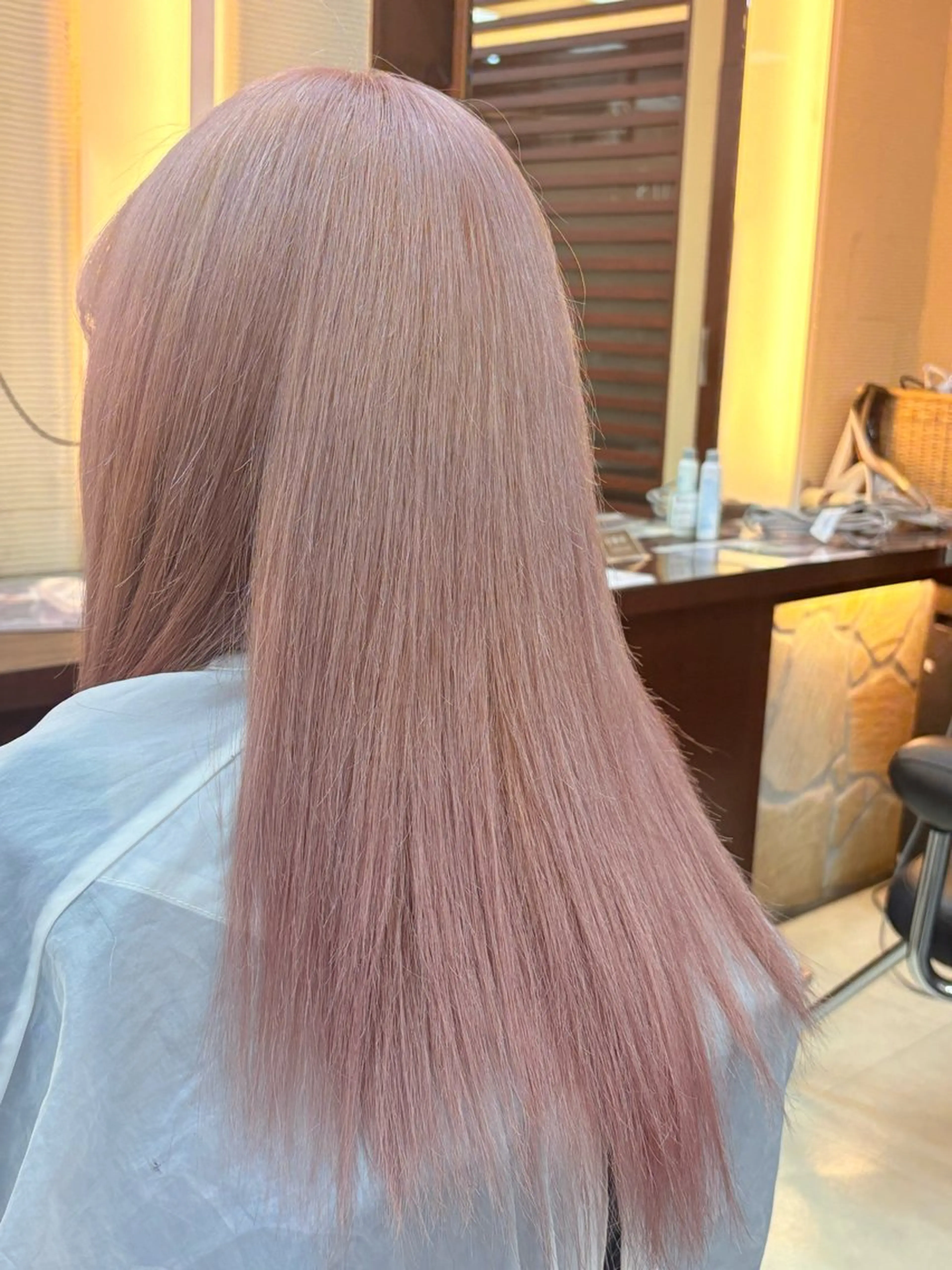 ロング カラー ブリーチ ヘアカラー 細田 舞乃のヘアスタイル